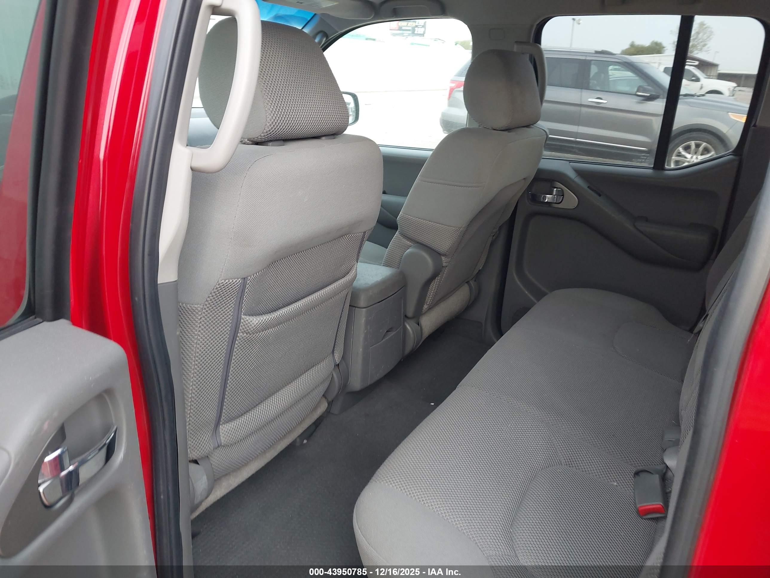 NISSAN FRONTIER image 8