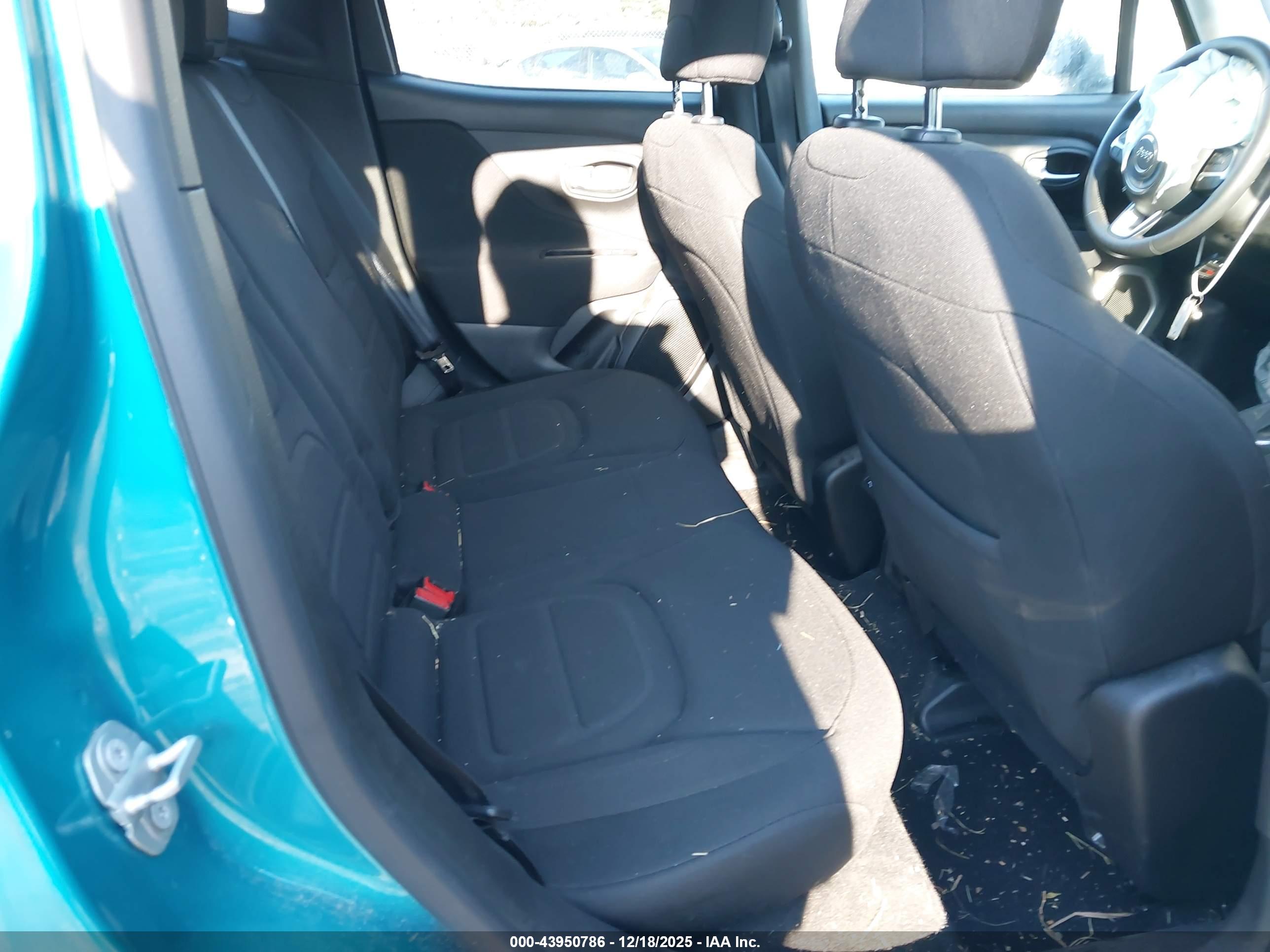 JEEP RENEGADE image 8