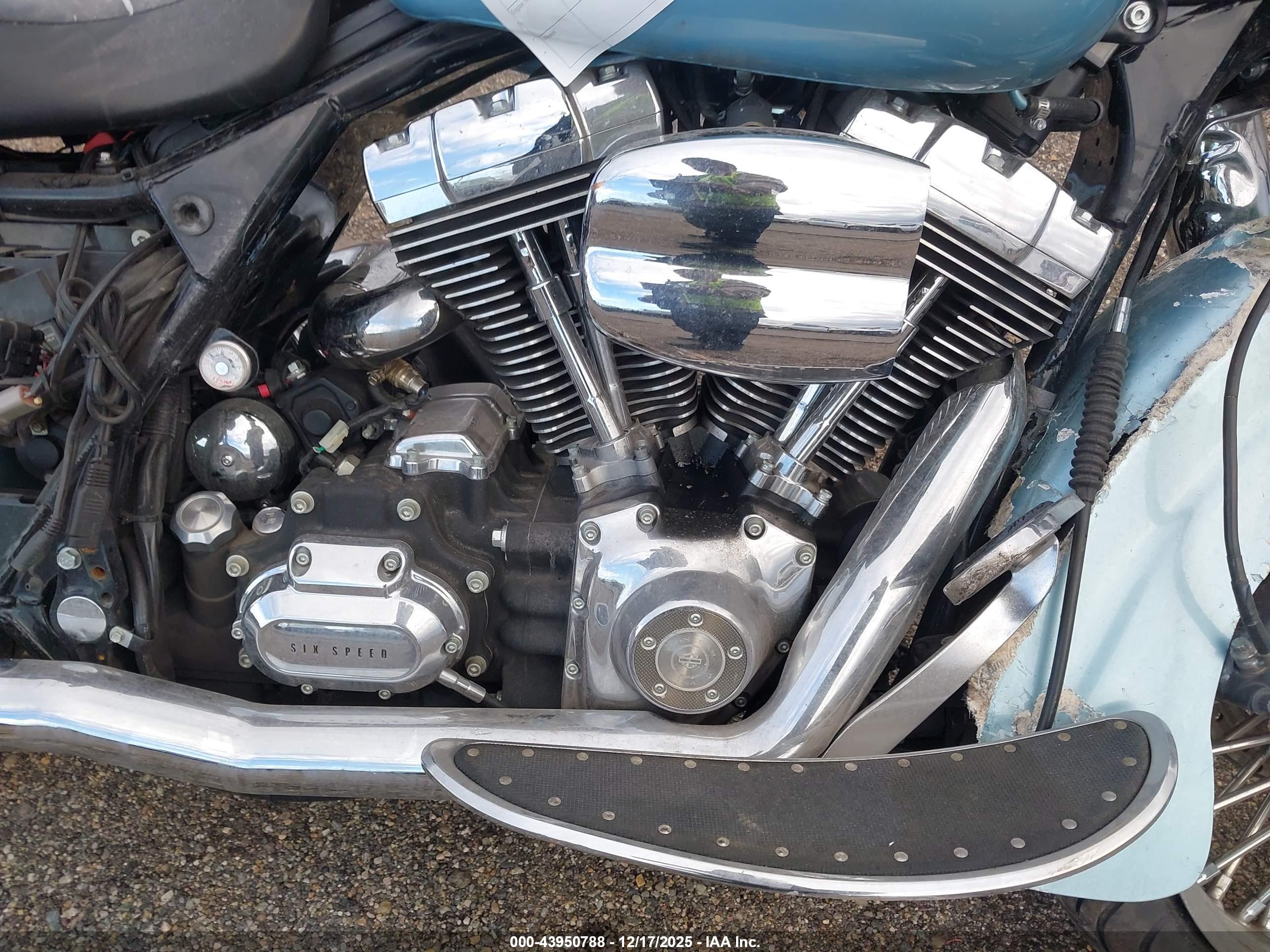 HARLEY-DAVIDSON FLHRS image 8
