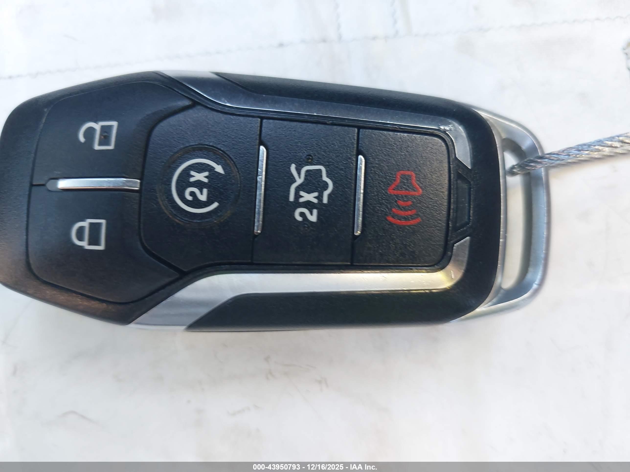 FORD FUSION image 11