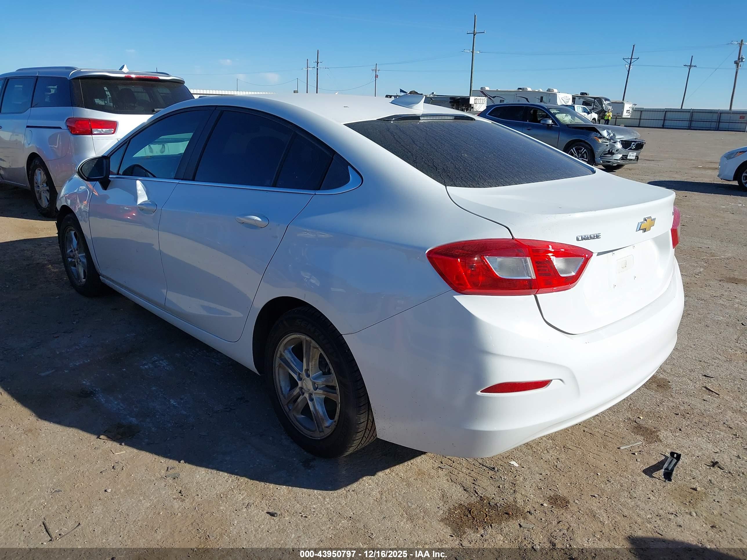 CHEVROLET CRUZE image 3