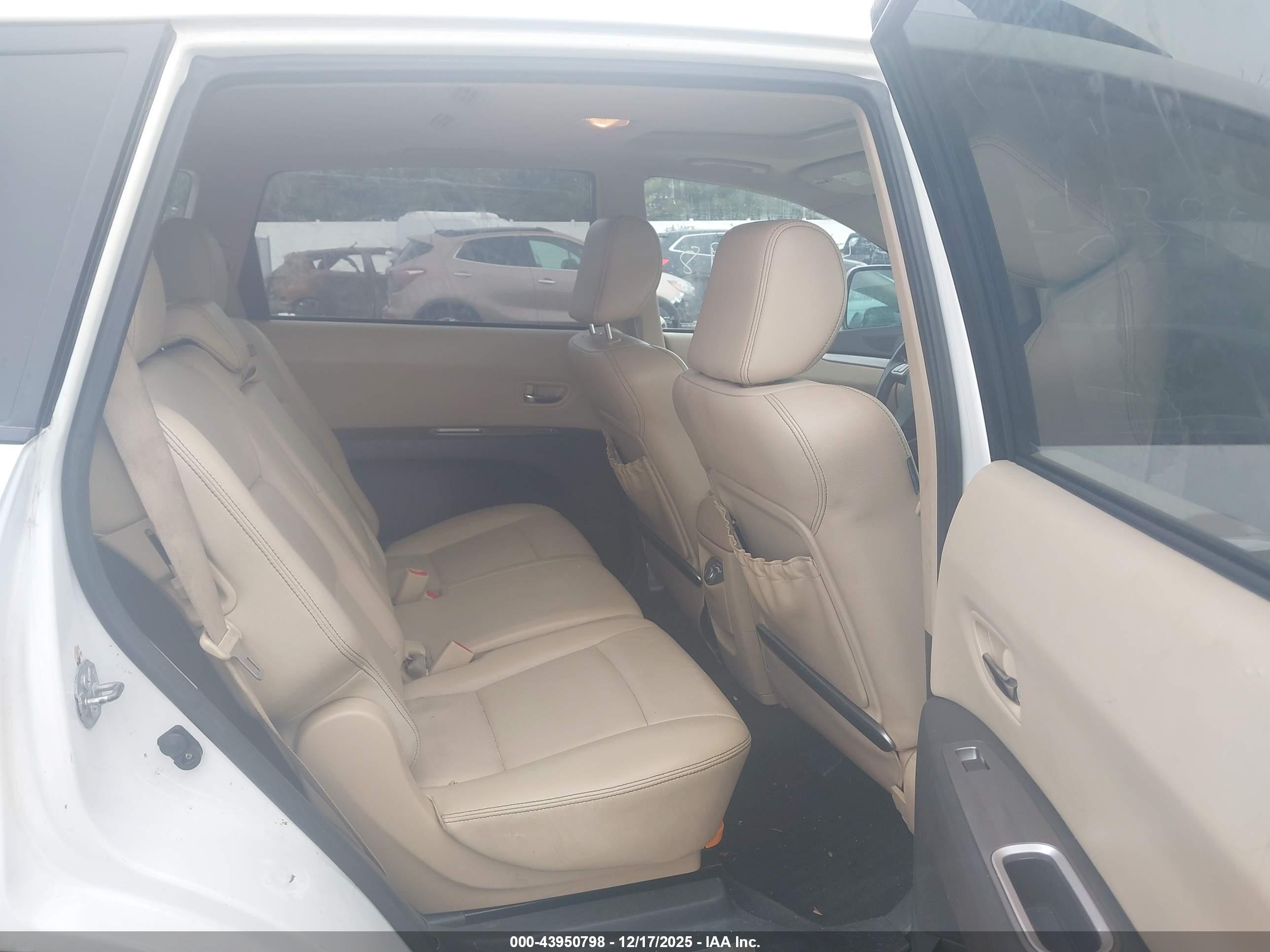 SUBARU TRIBECA image 8