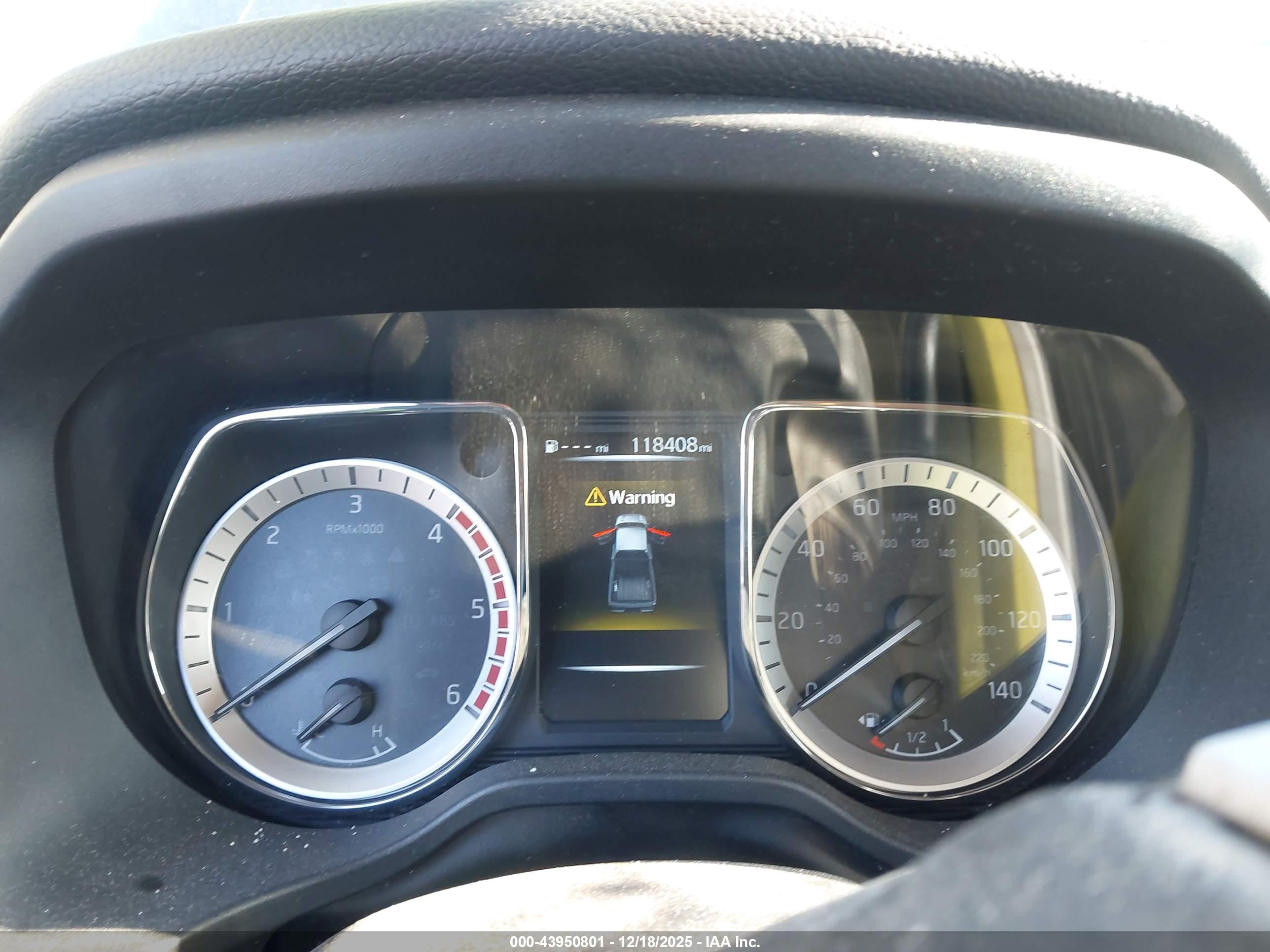 NISSAN TITAN image 7