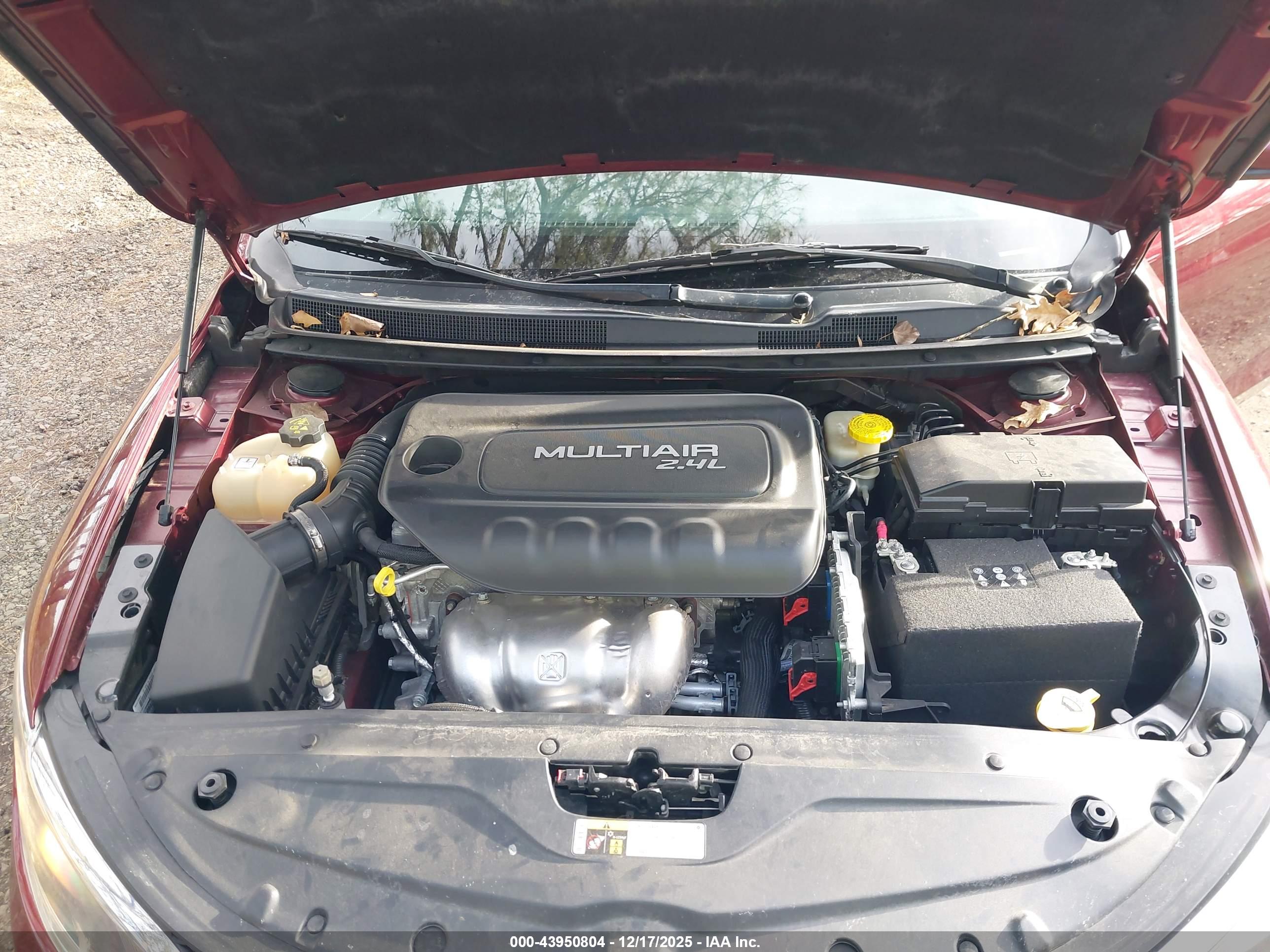 CHRYSLER 200 image 10