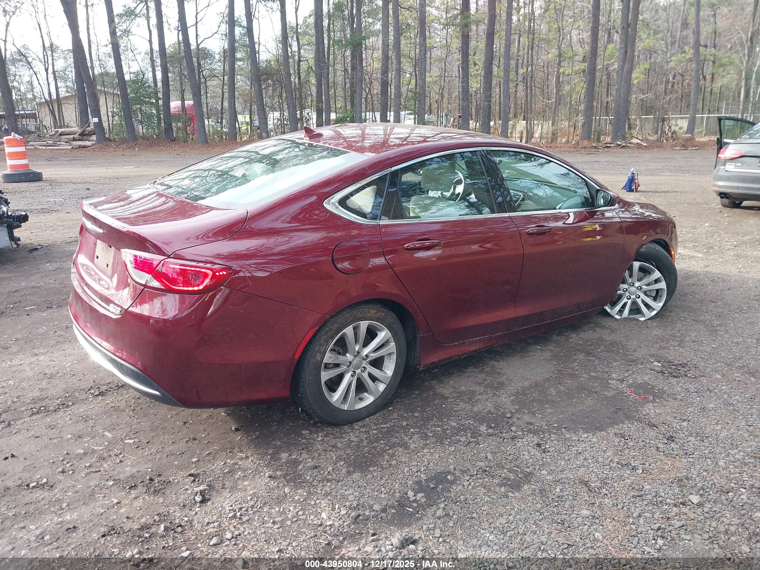 CHRYSLER 200 image 4