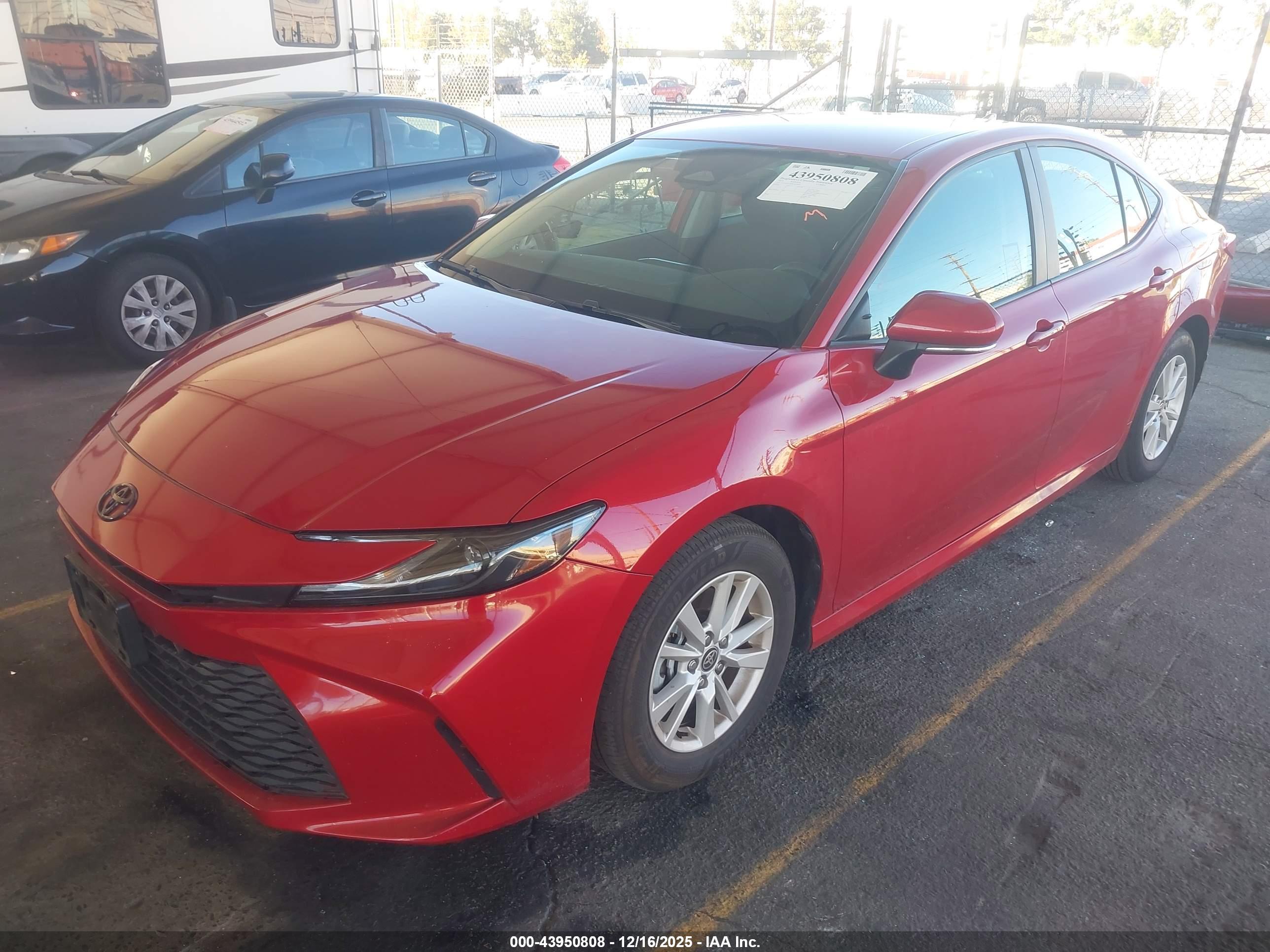 TOYOTA CAMRY image 2
