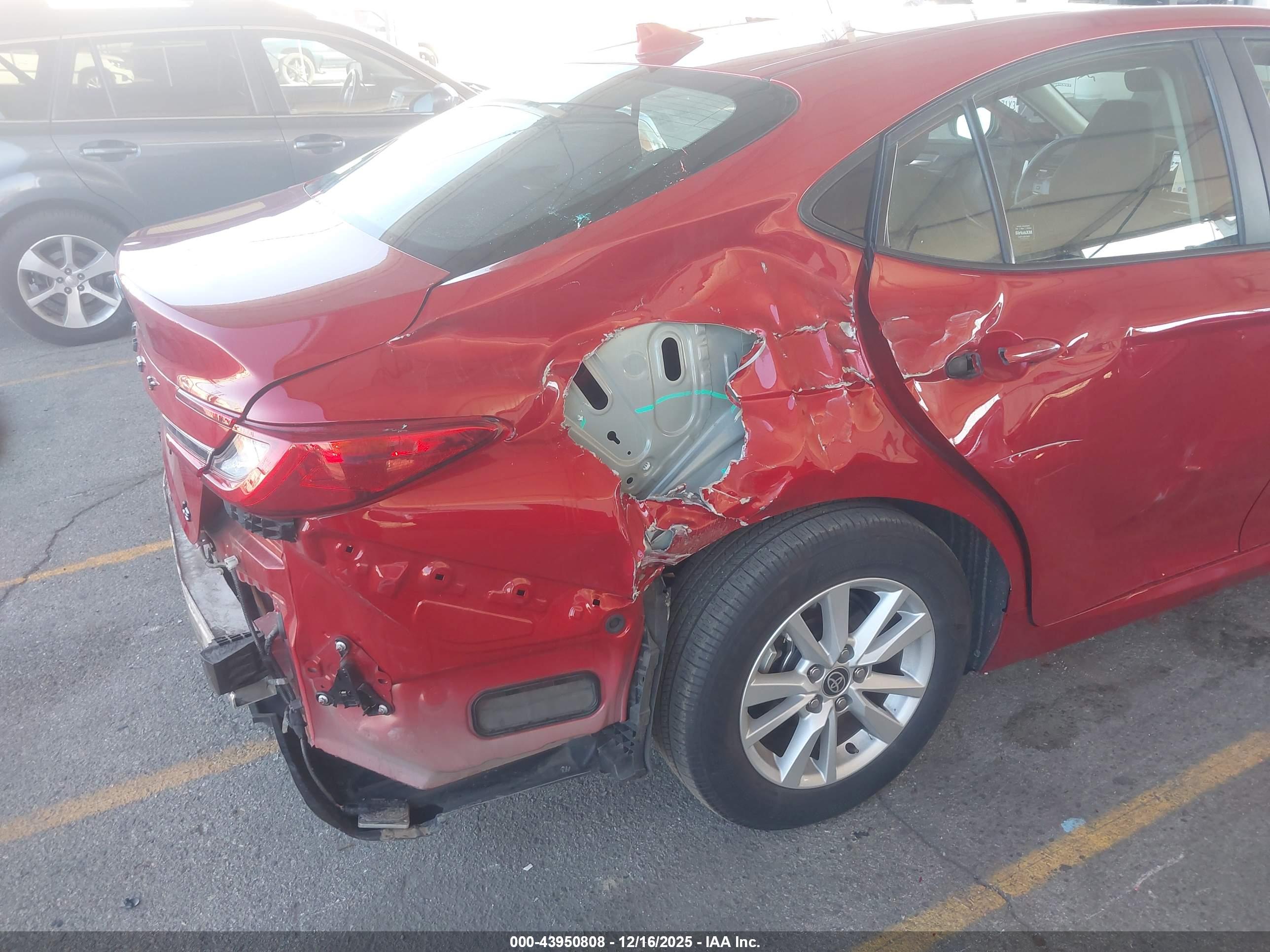 TOYOTA CAMRY image 6