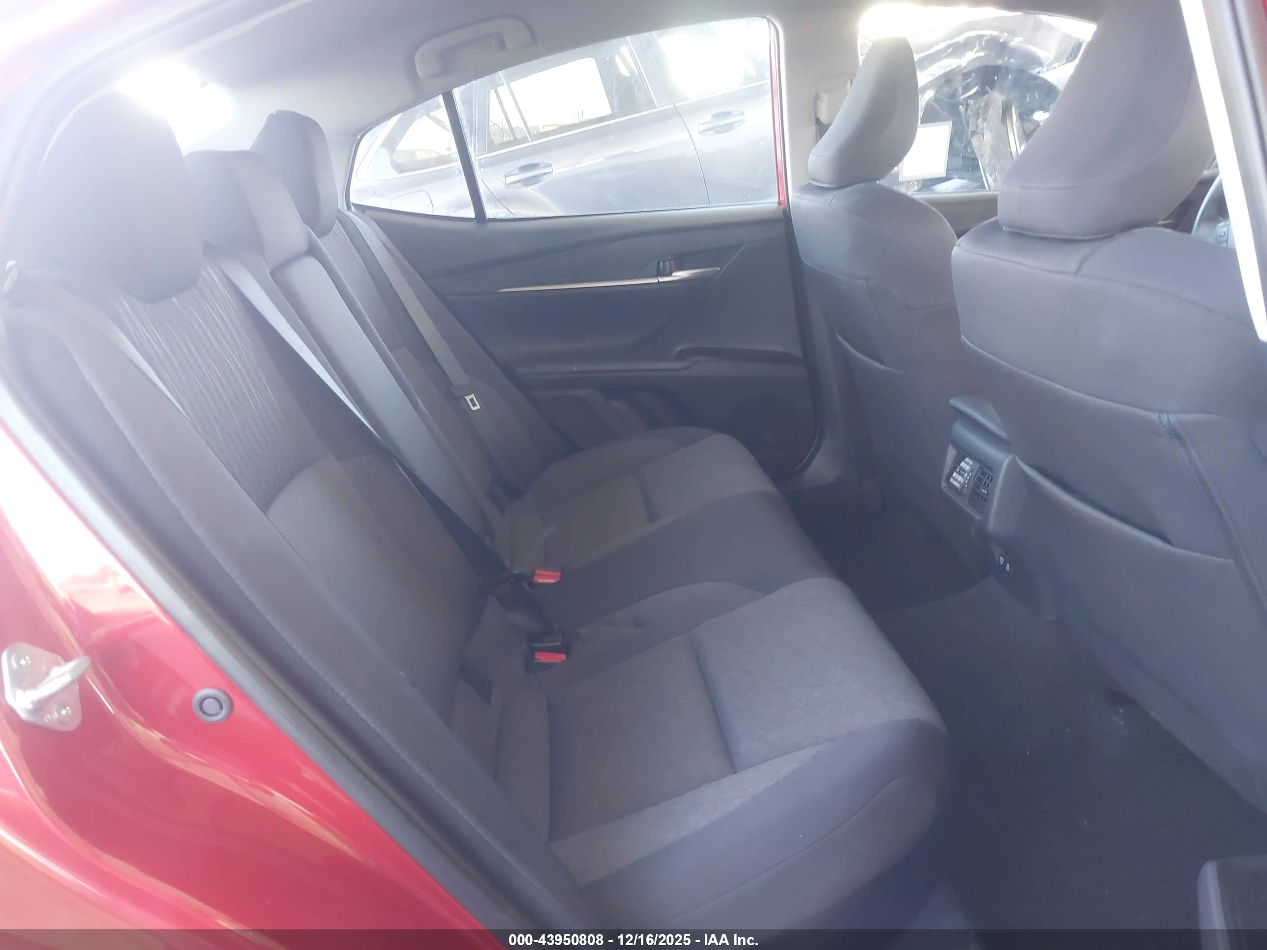 TOYOTA CAMRY image 8