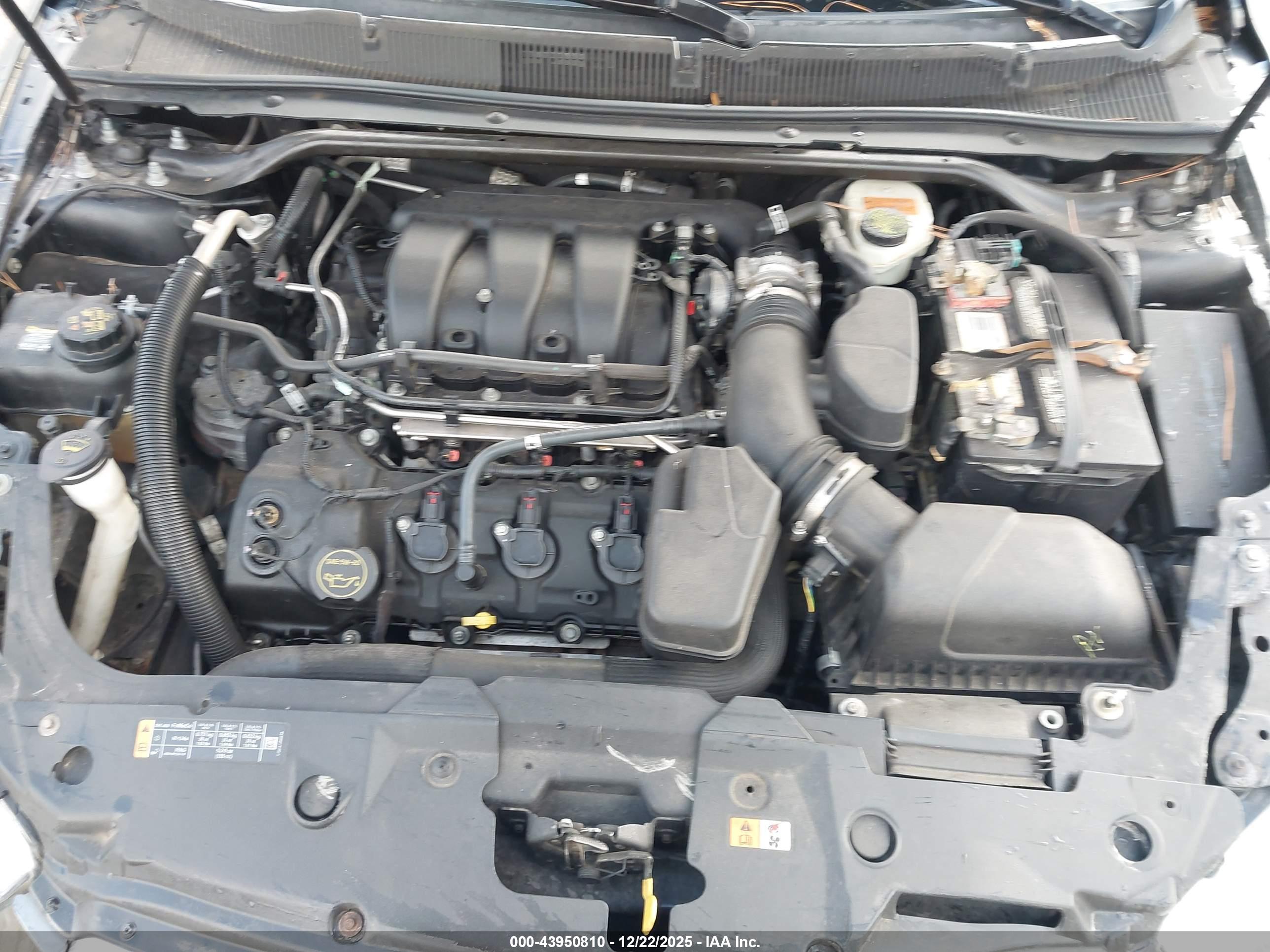 FORD TAURUS image 10