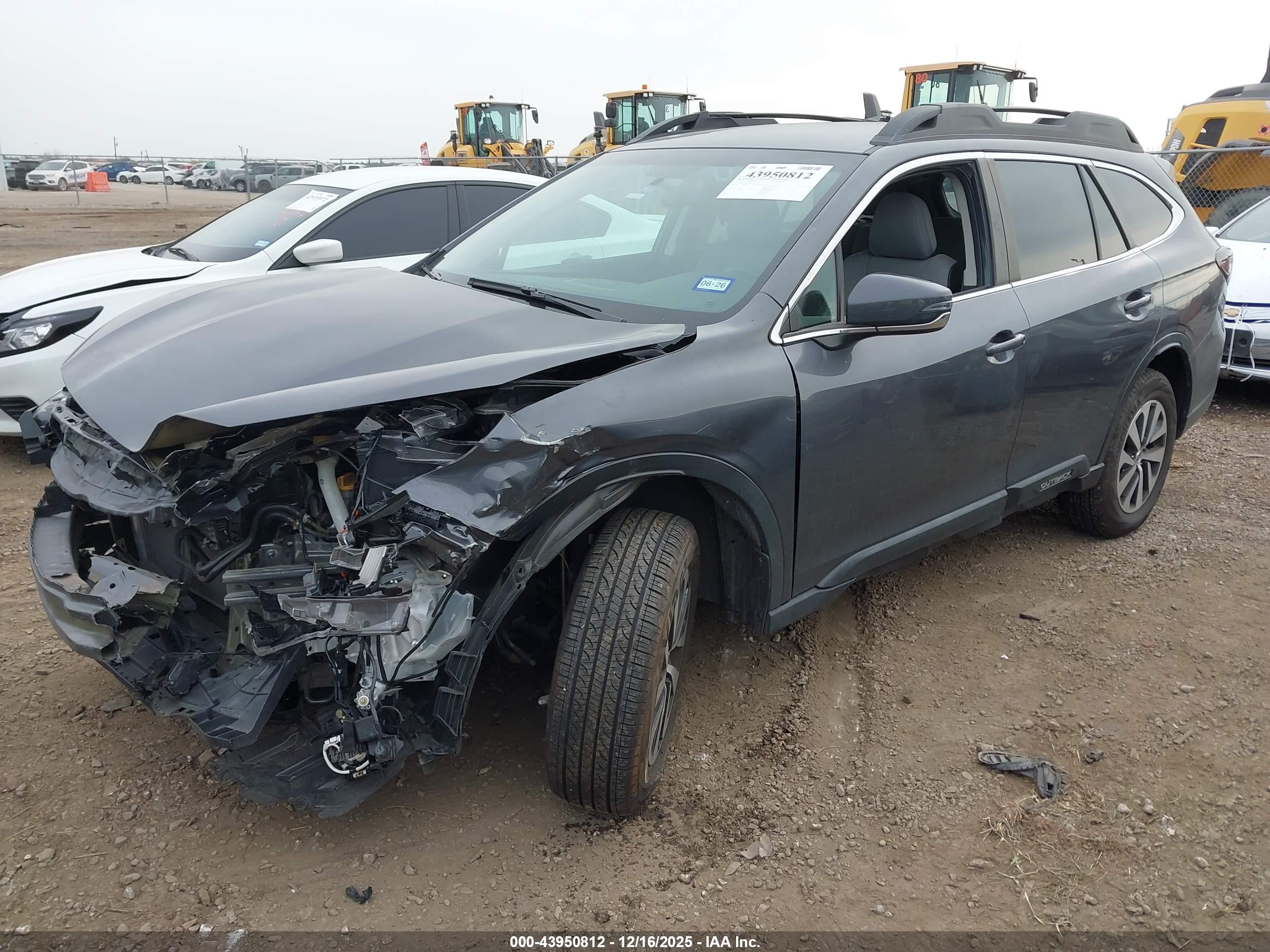 SUBARU OUTBACK image 2