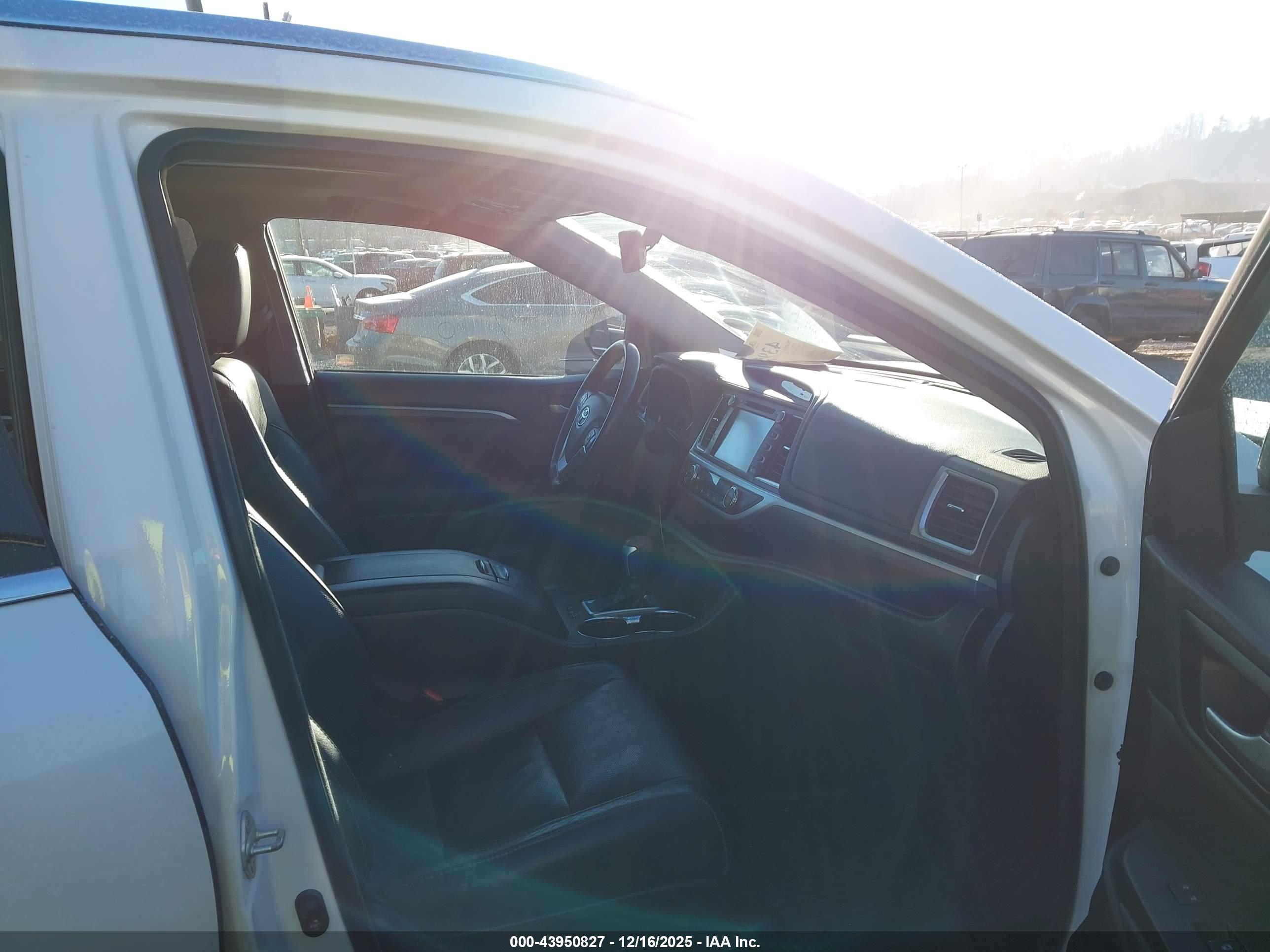 TOYOTA HIGHLANDER image 5