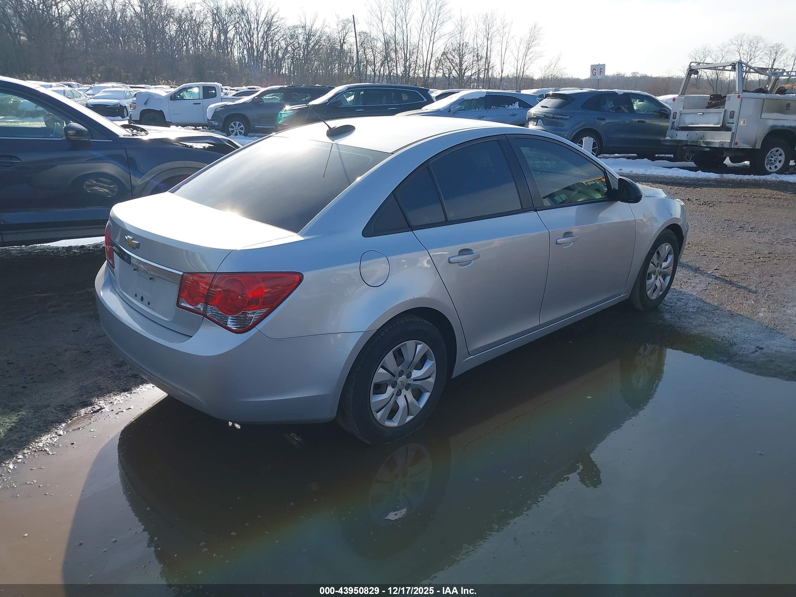CHEVROLET CRUZE image 4