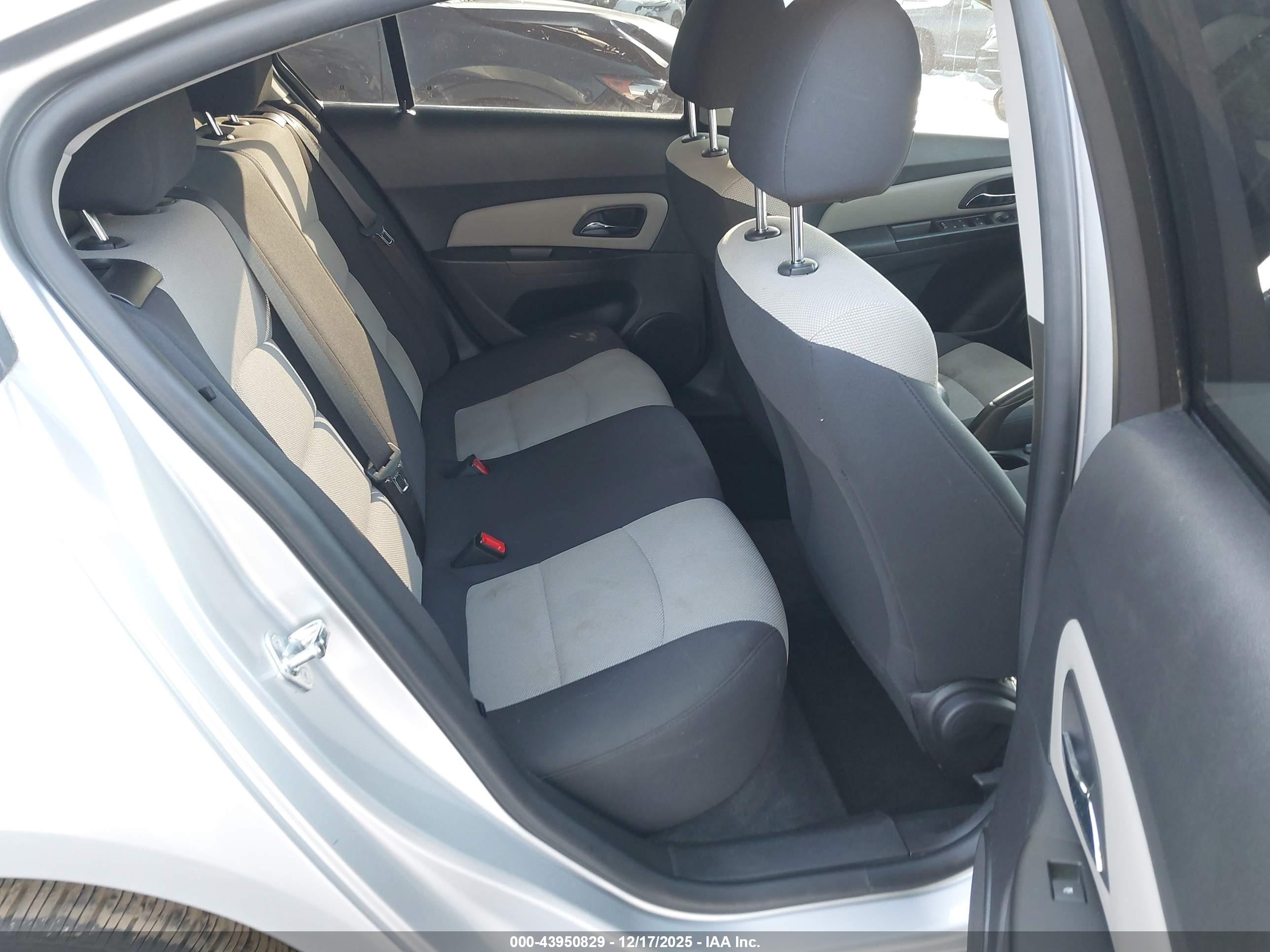 CHEVROLET CRUZE image 8