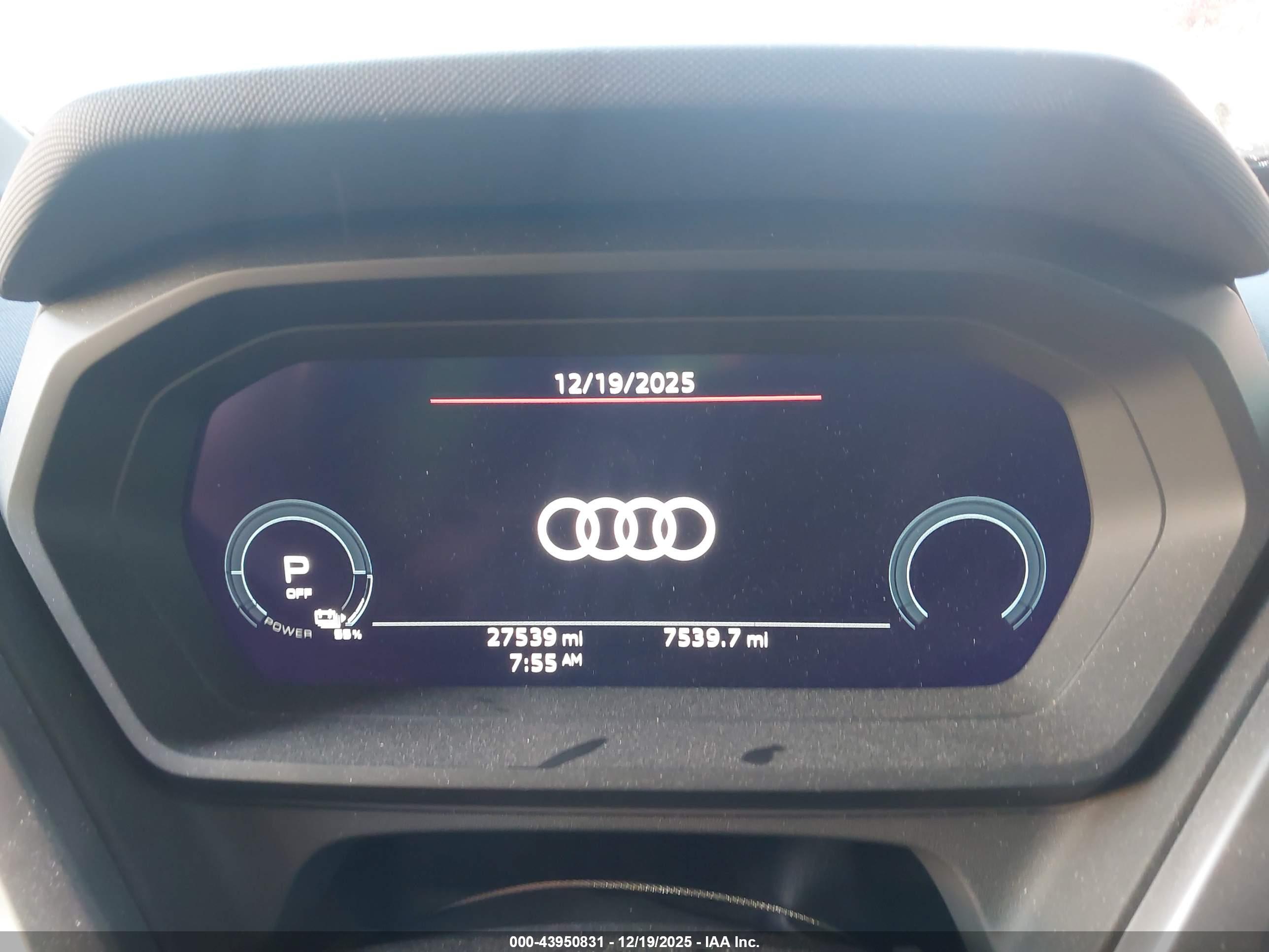 AUDI Q4 image 7