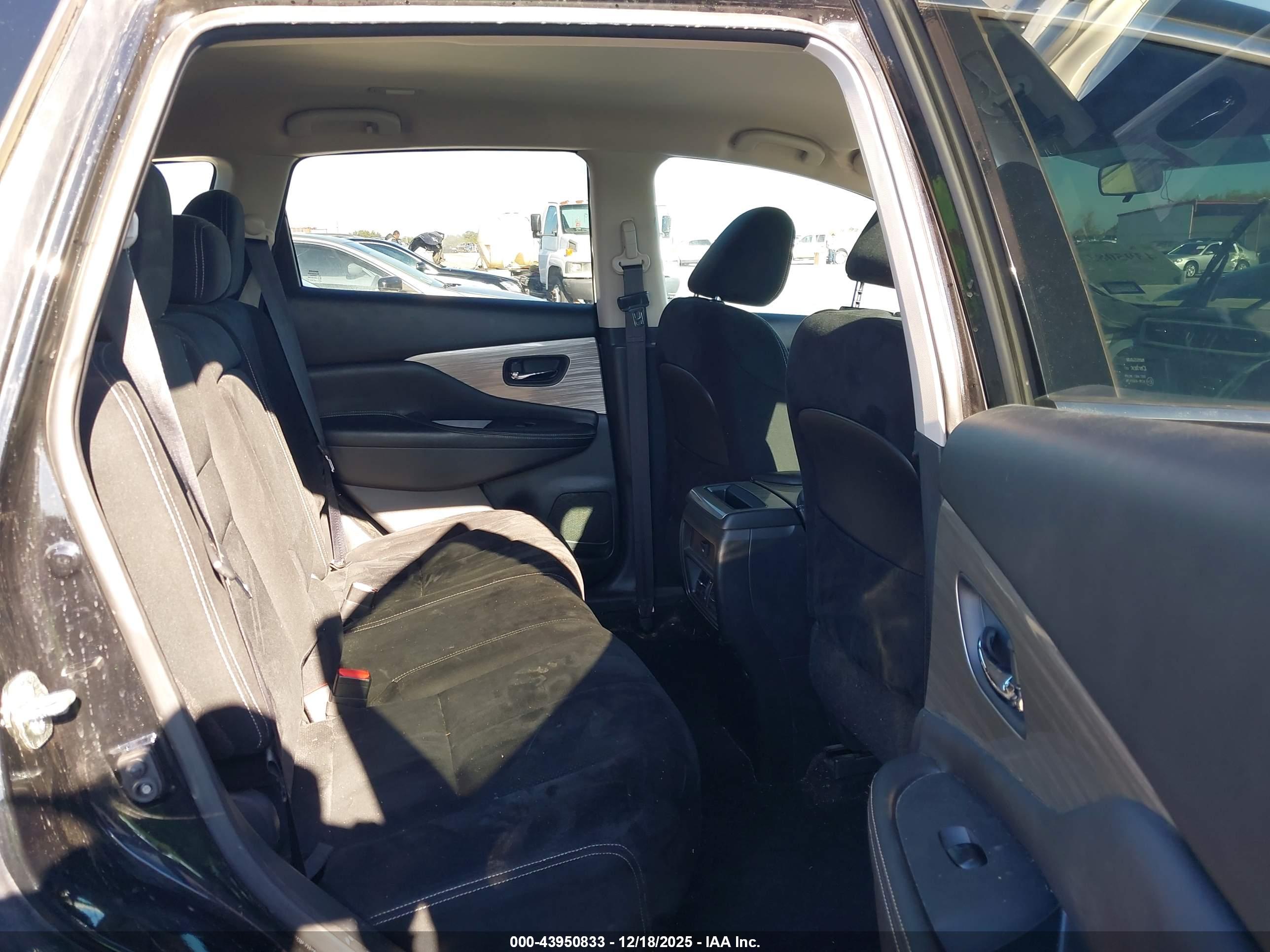 NISSAN MURANO image 8