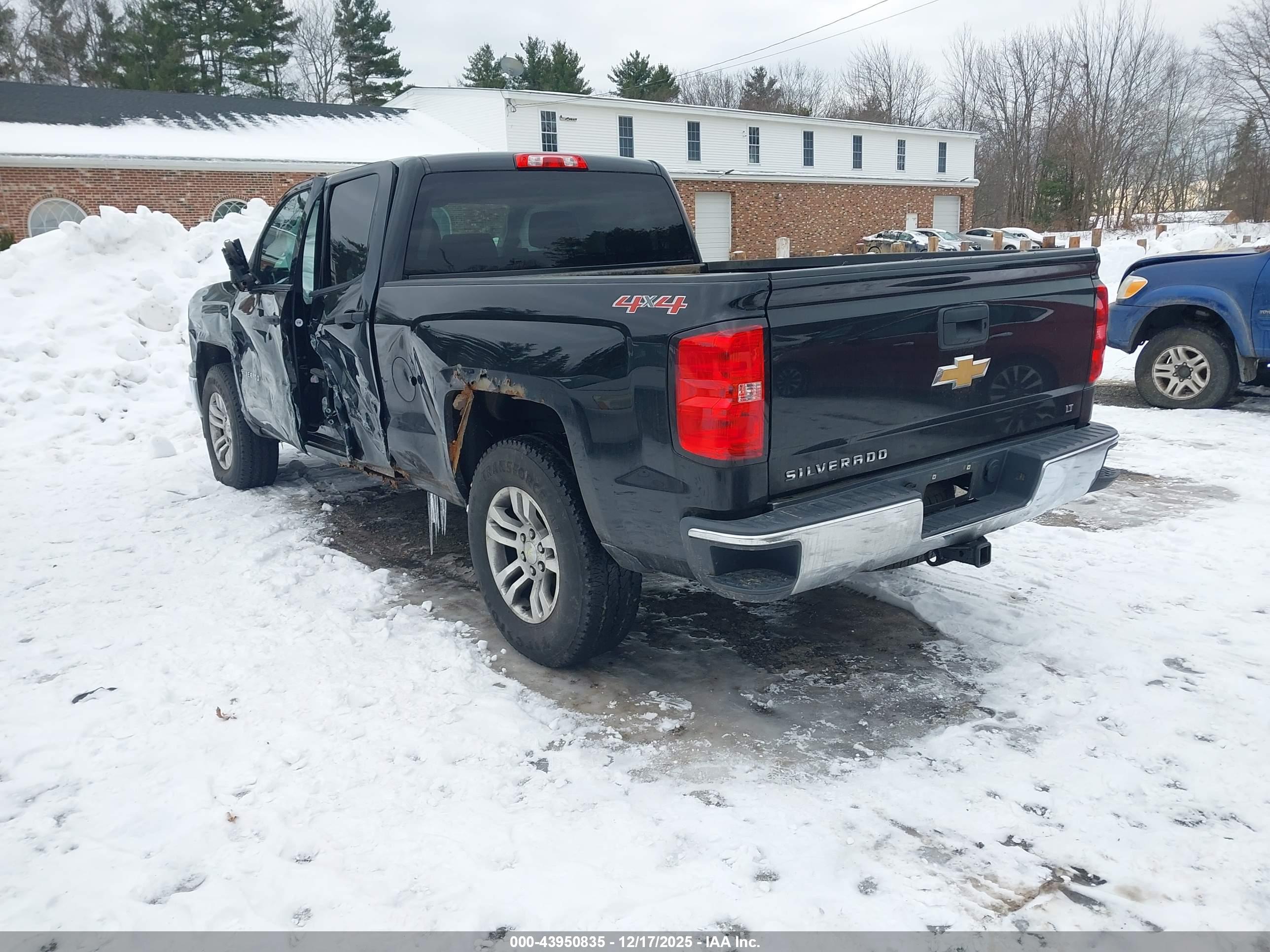 CHEVROLET SILVERADO image 3