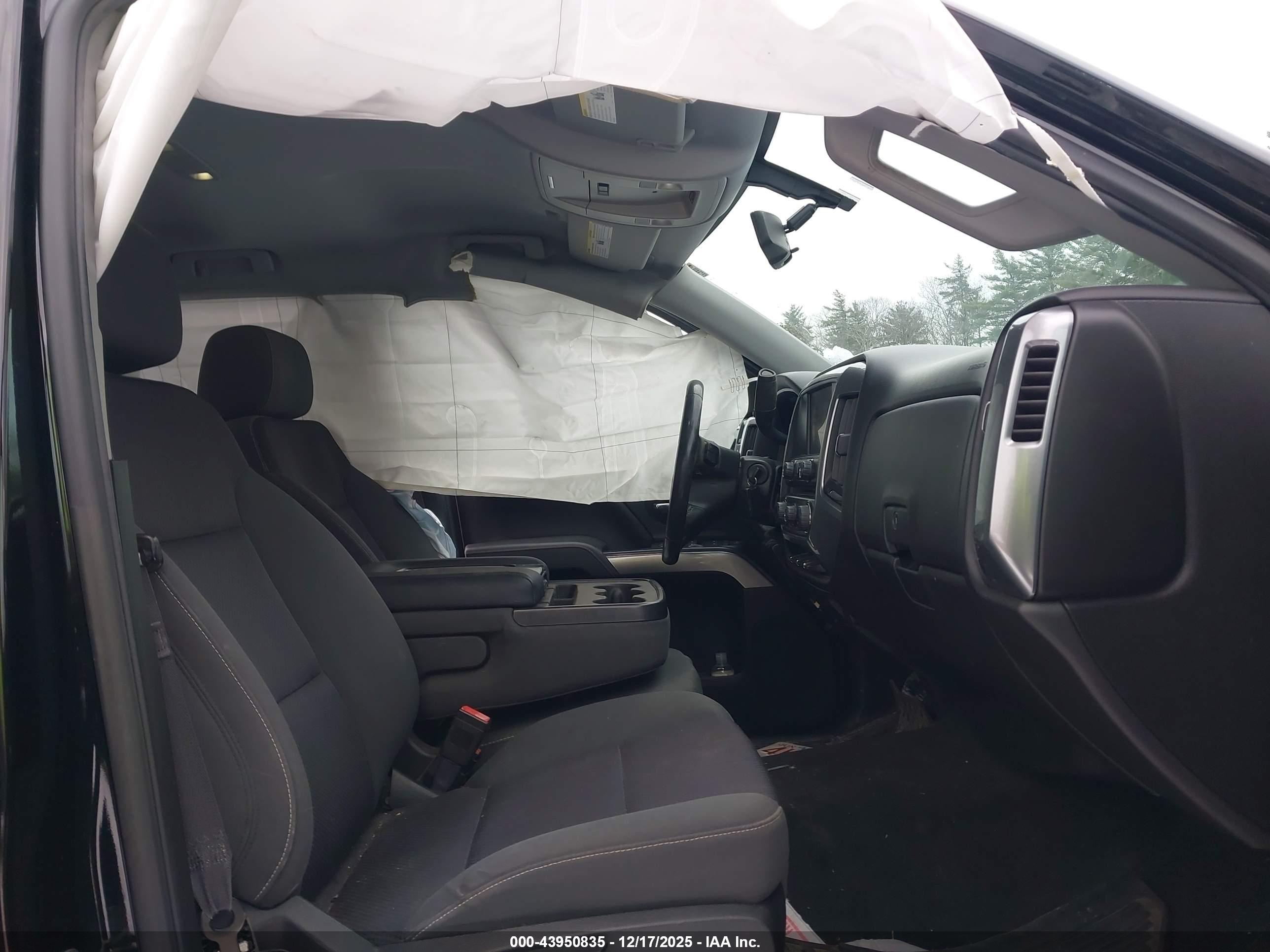 CHEVROLET SILVERADO image 5