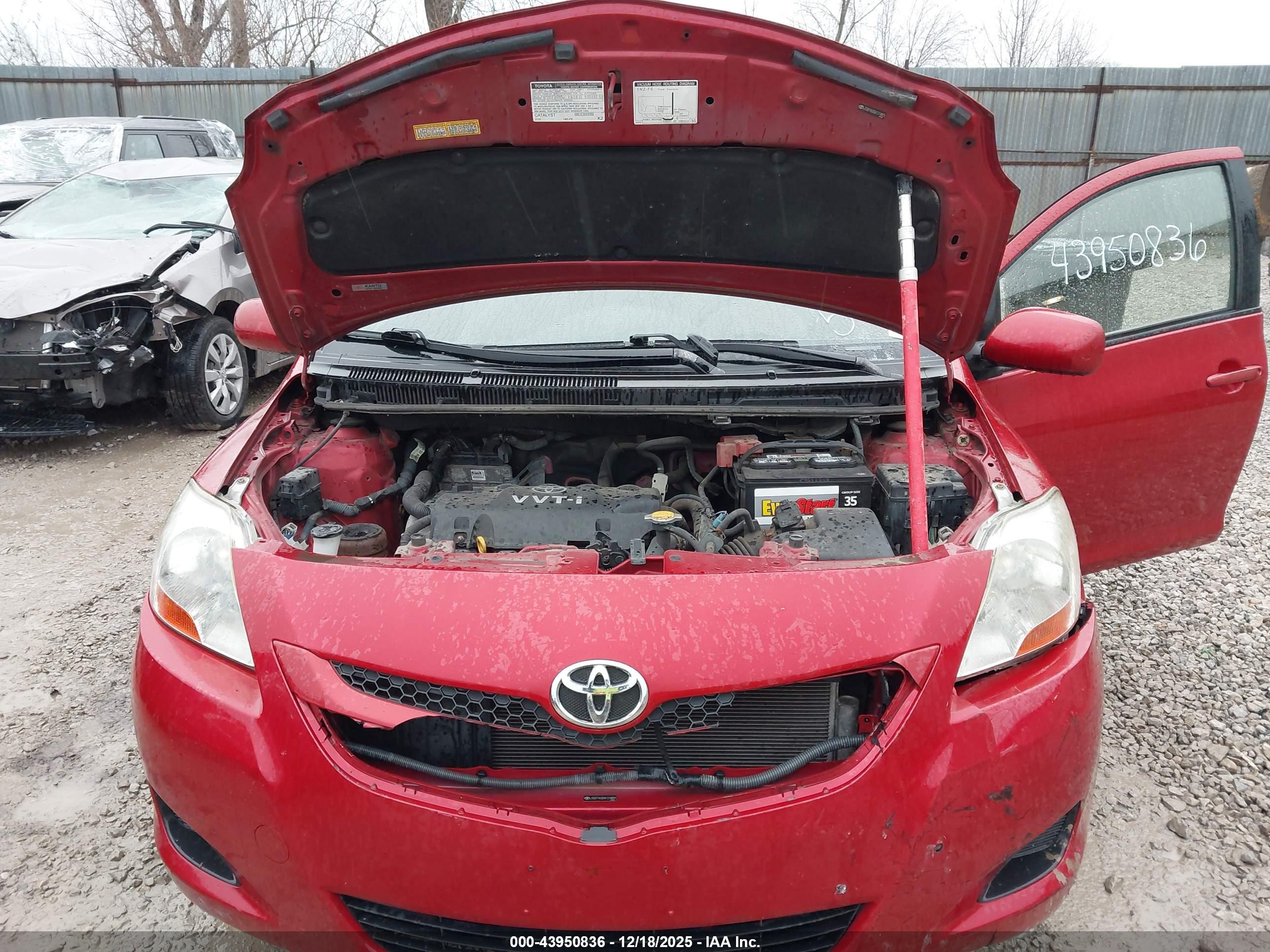 TOYOTA YARIS image 10