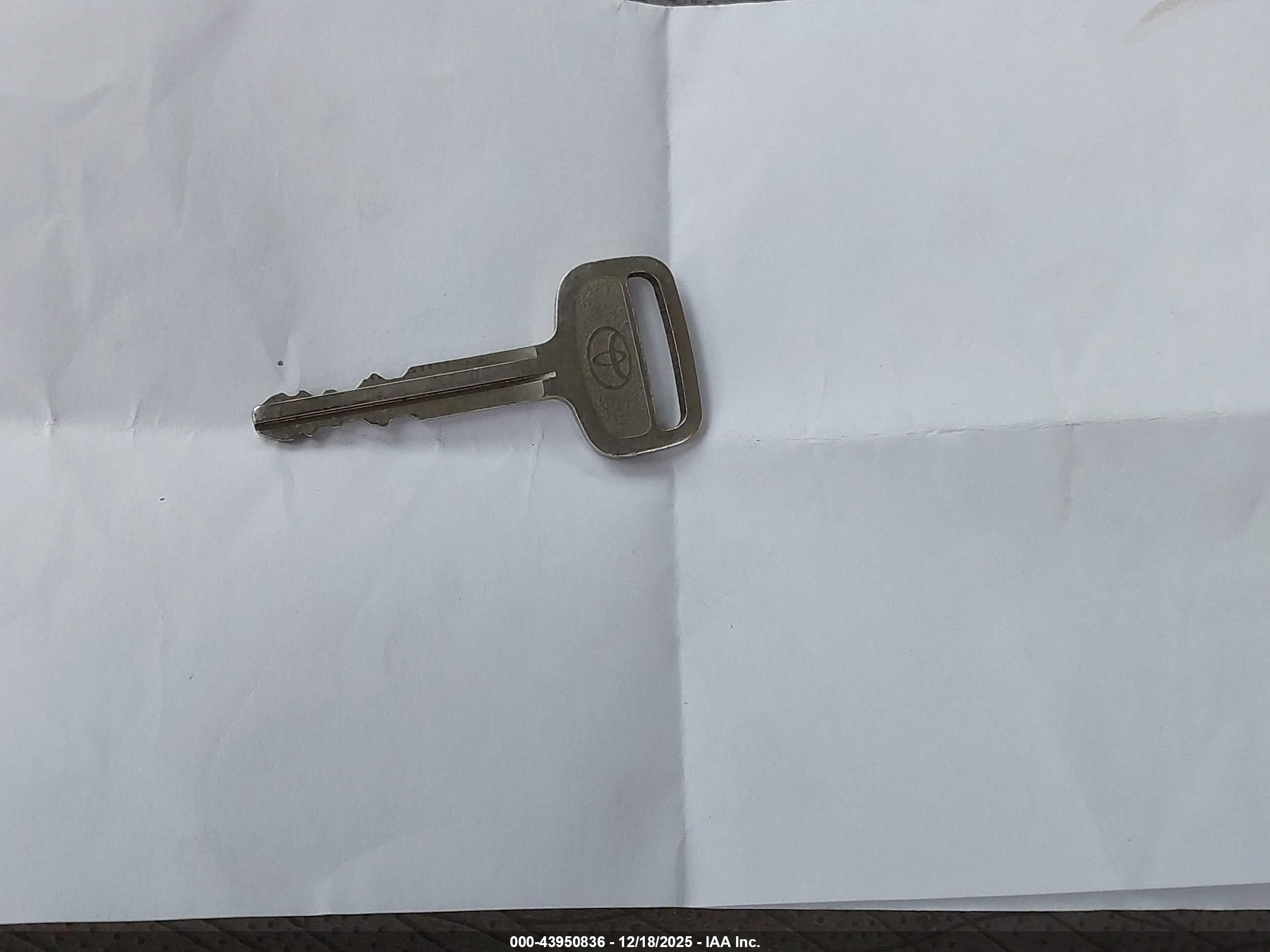TOYOTA YARIS image 11