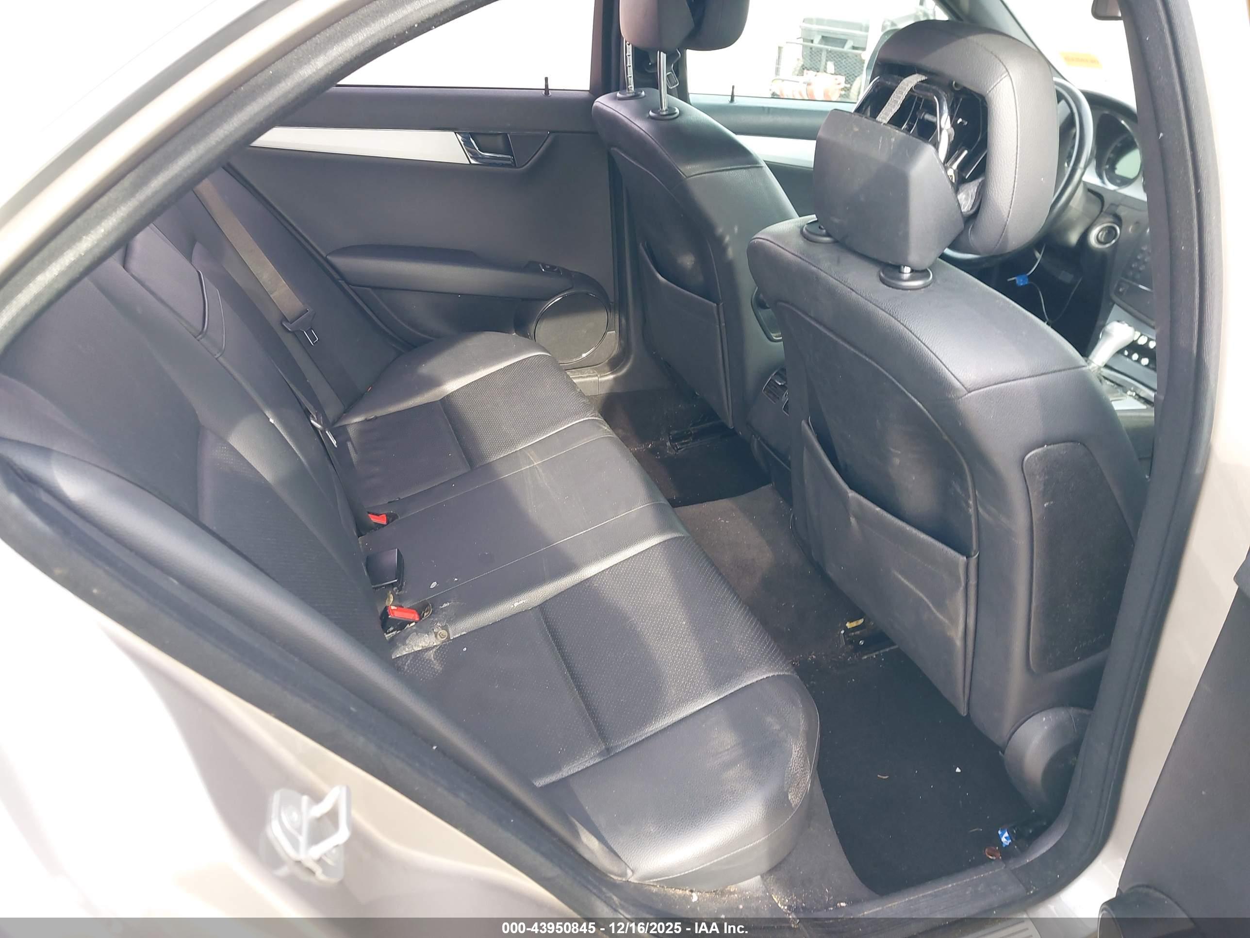 MERCEDES-BENZ C image 8