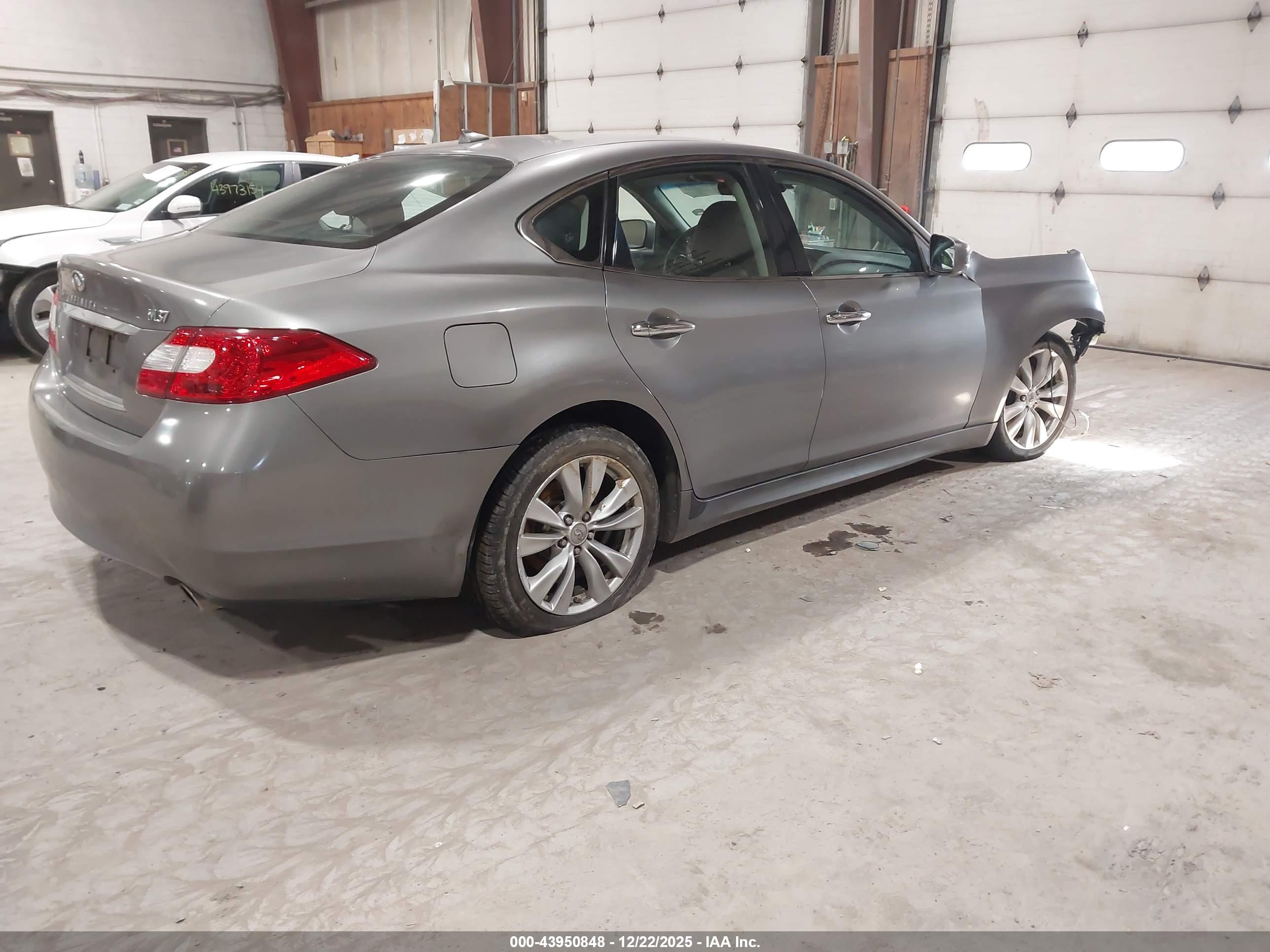 INFINITI M37 image 4