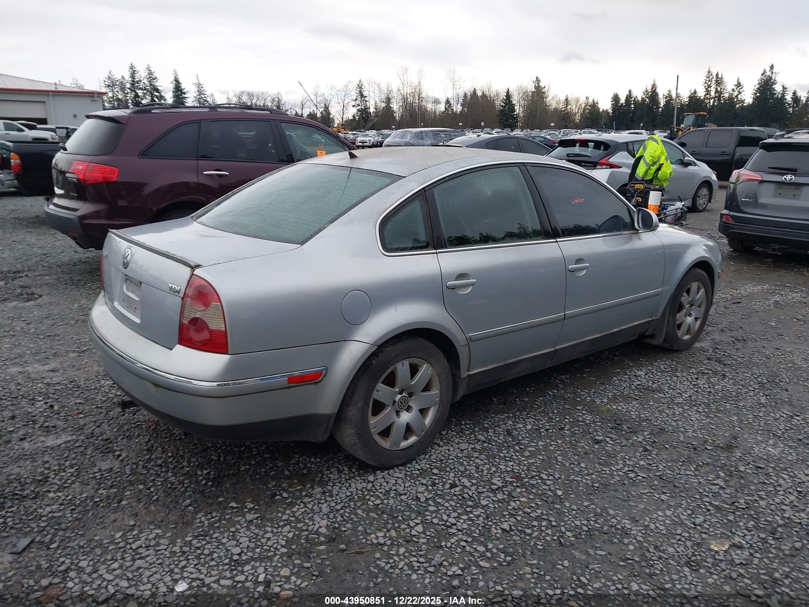 VOLKSWAGEN PASSAT image 4