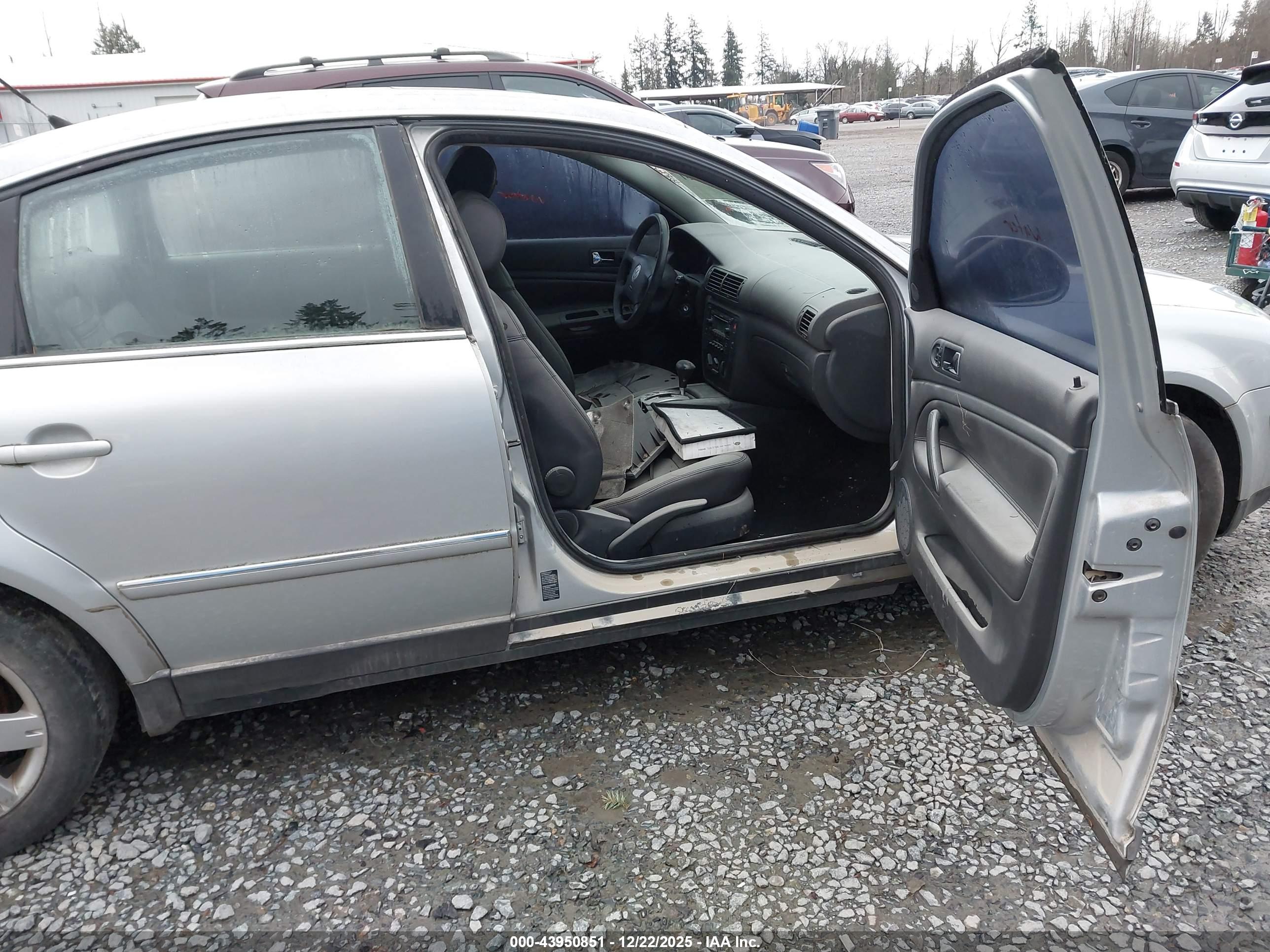 VOLKSWAGEN PASSAT image 5