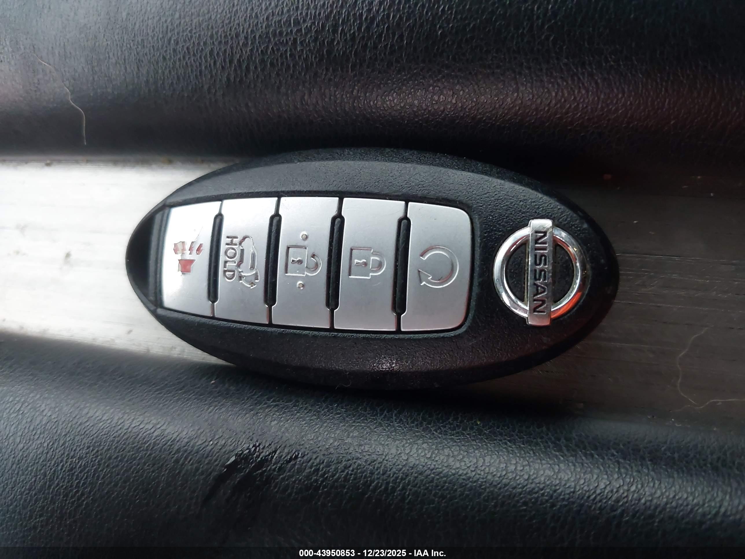 NISSAN MURANO image 11