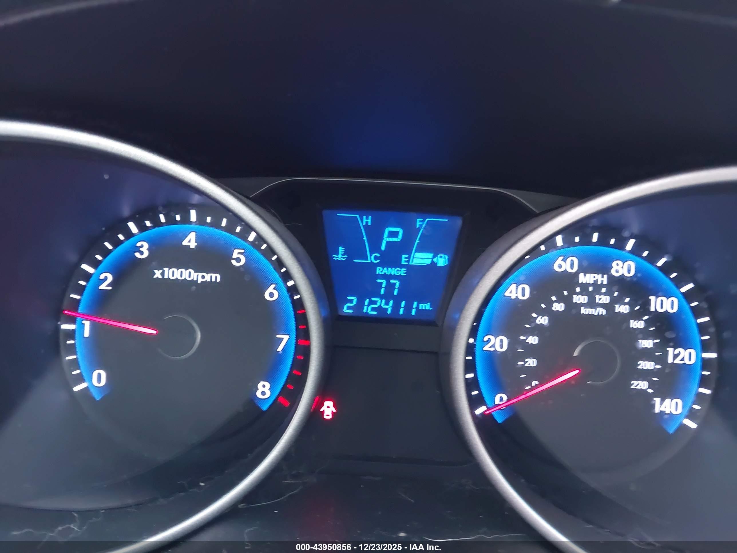 HYUNDAI TUCSON image 7