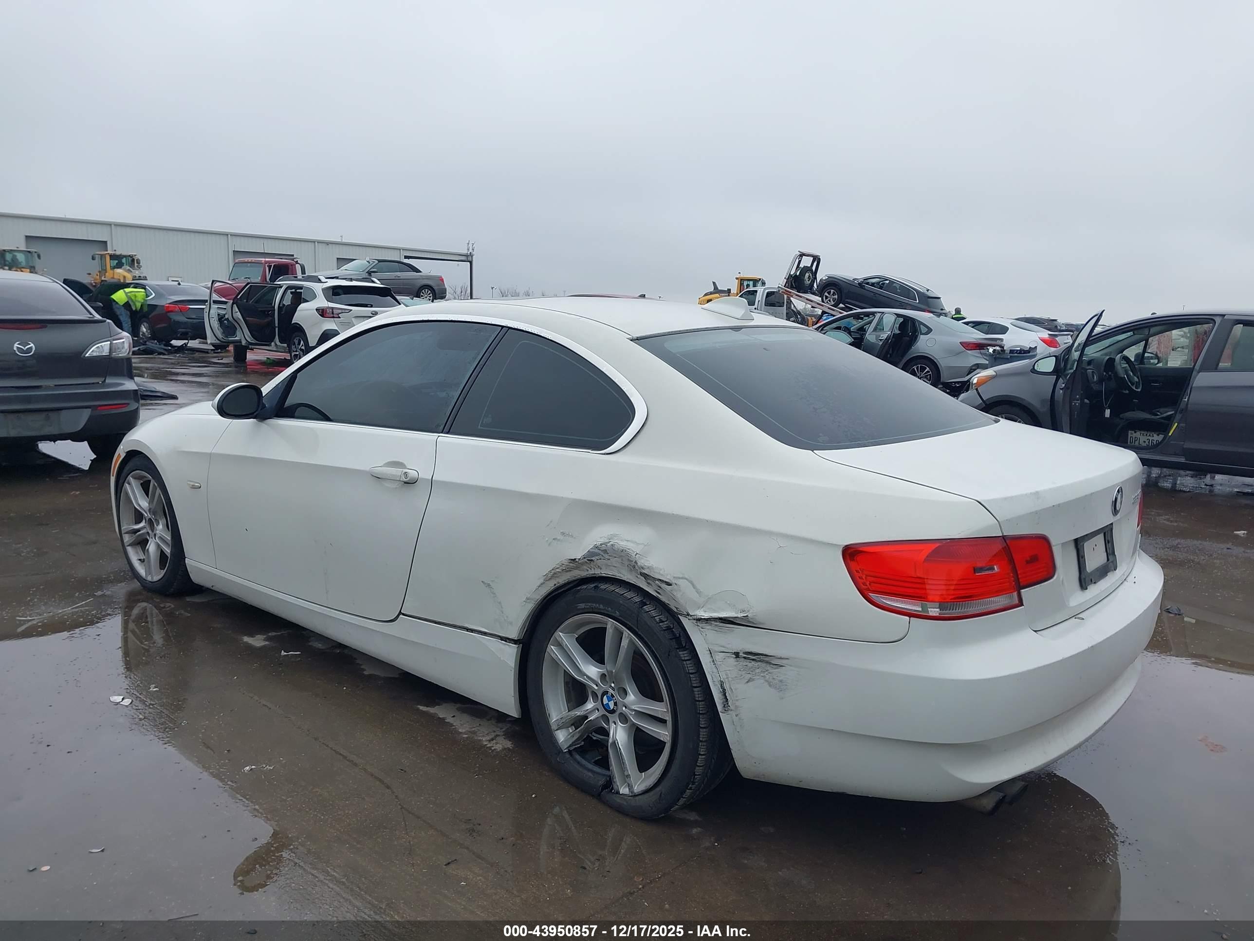 BMW 328I image 3