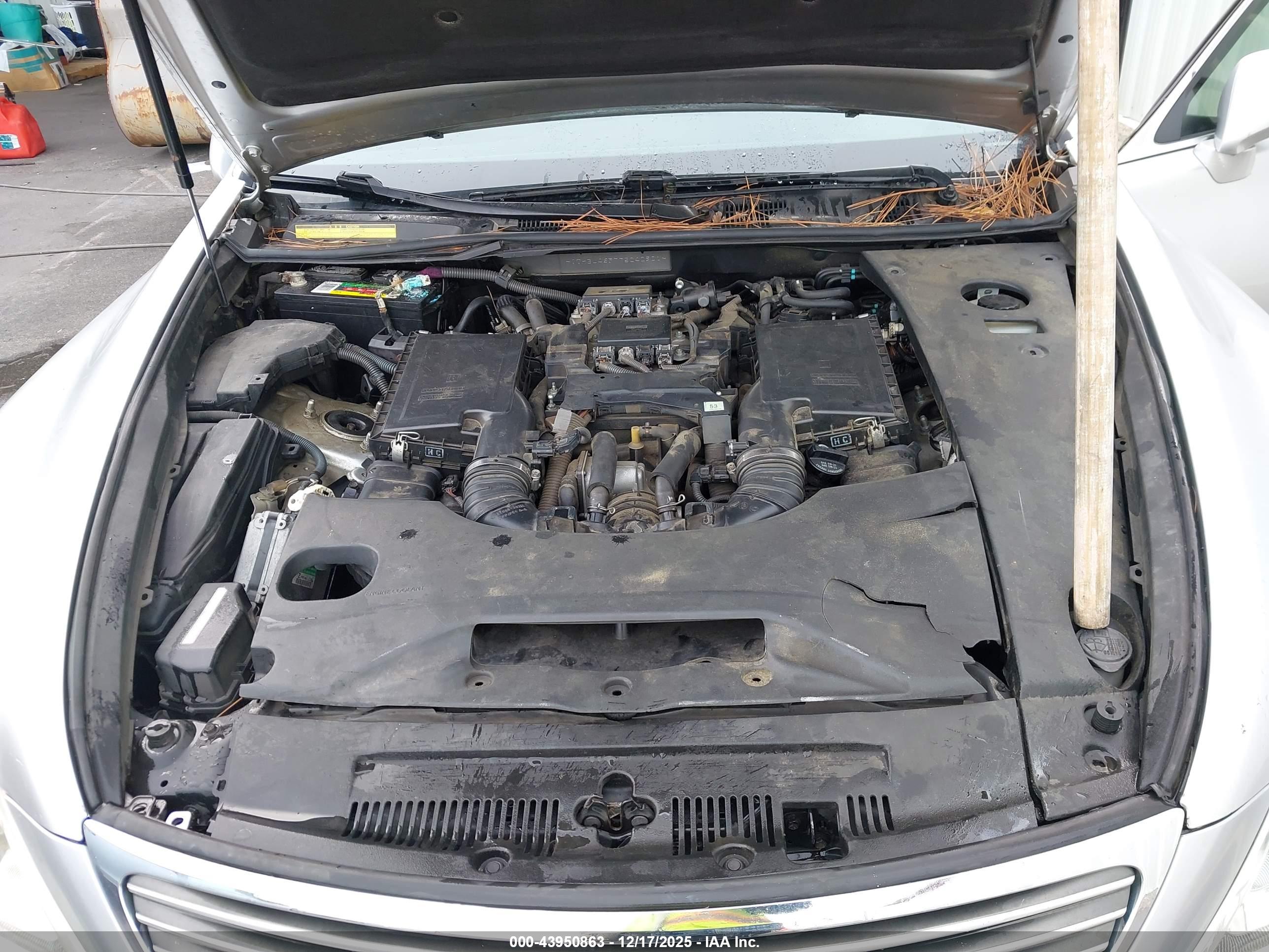 LEXUS LS image 10
