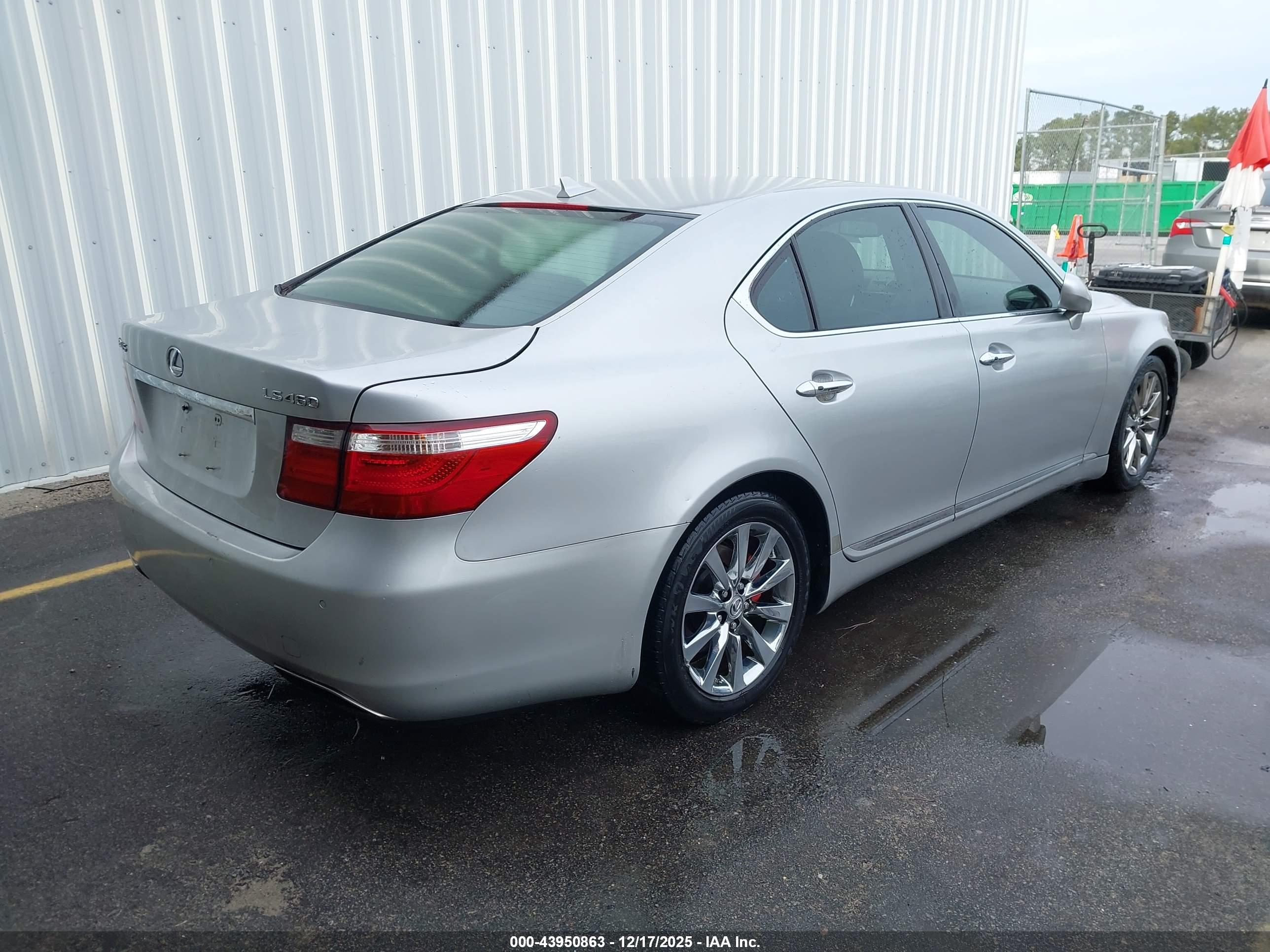LEXUS LS image 4