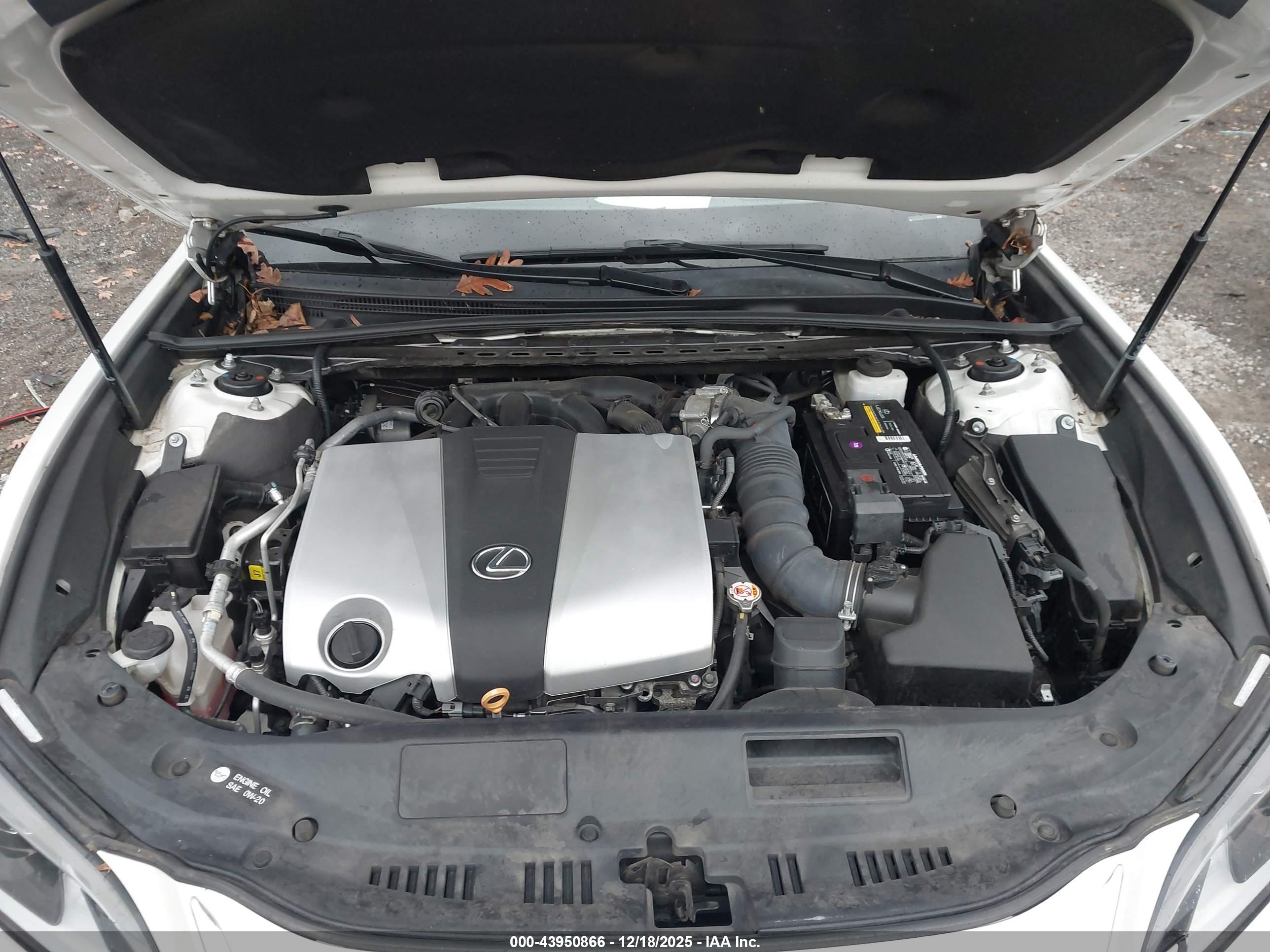 LEXUS ES image 10