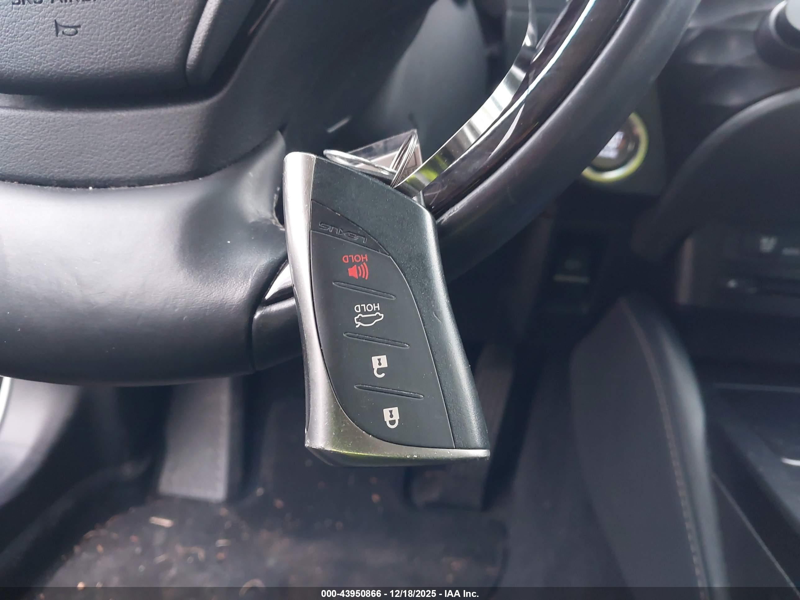 LEXUS ES image 11