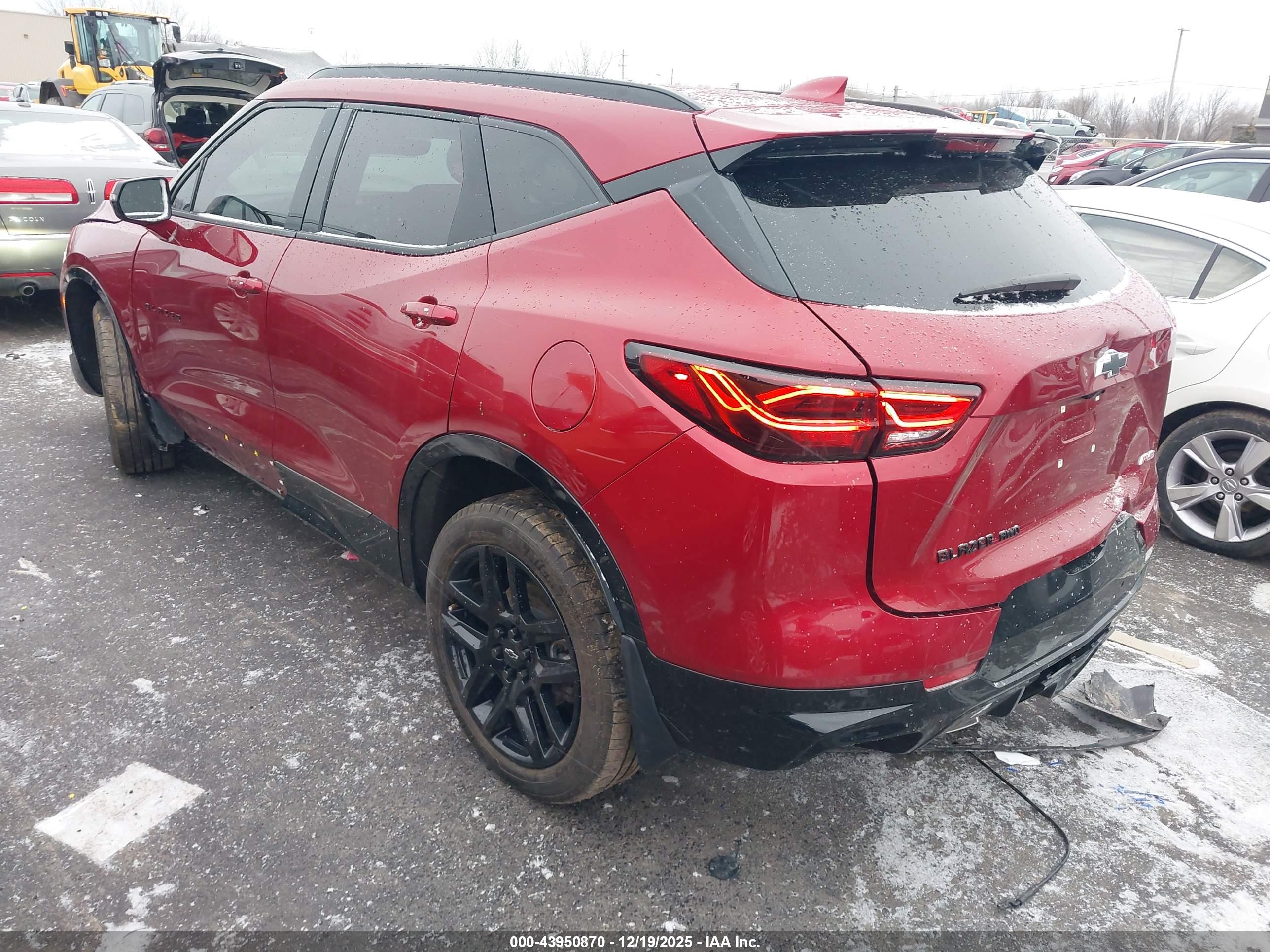 CHEVROLET BLAZER image 3