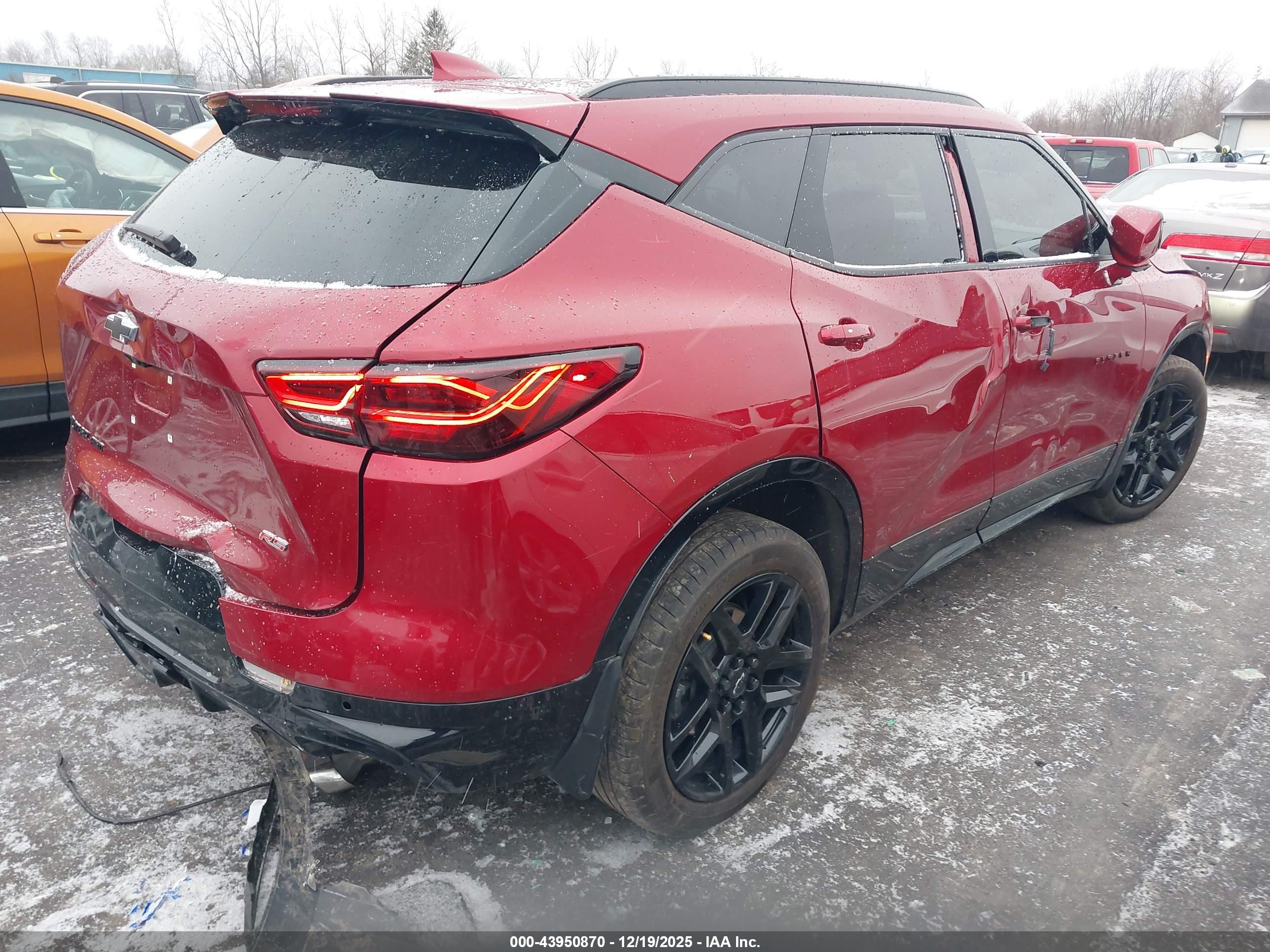 CHEVROLET BLAZER image 4