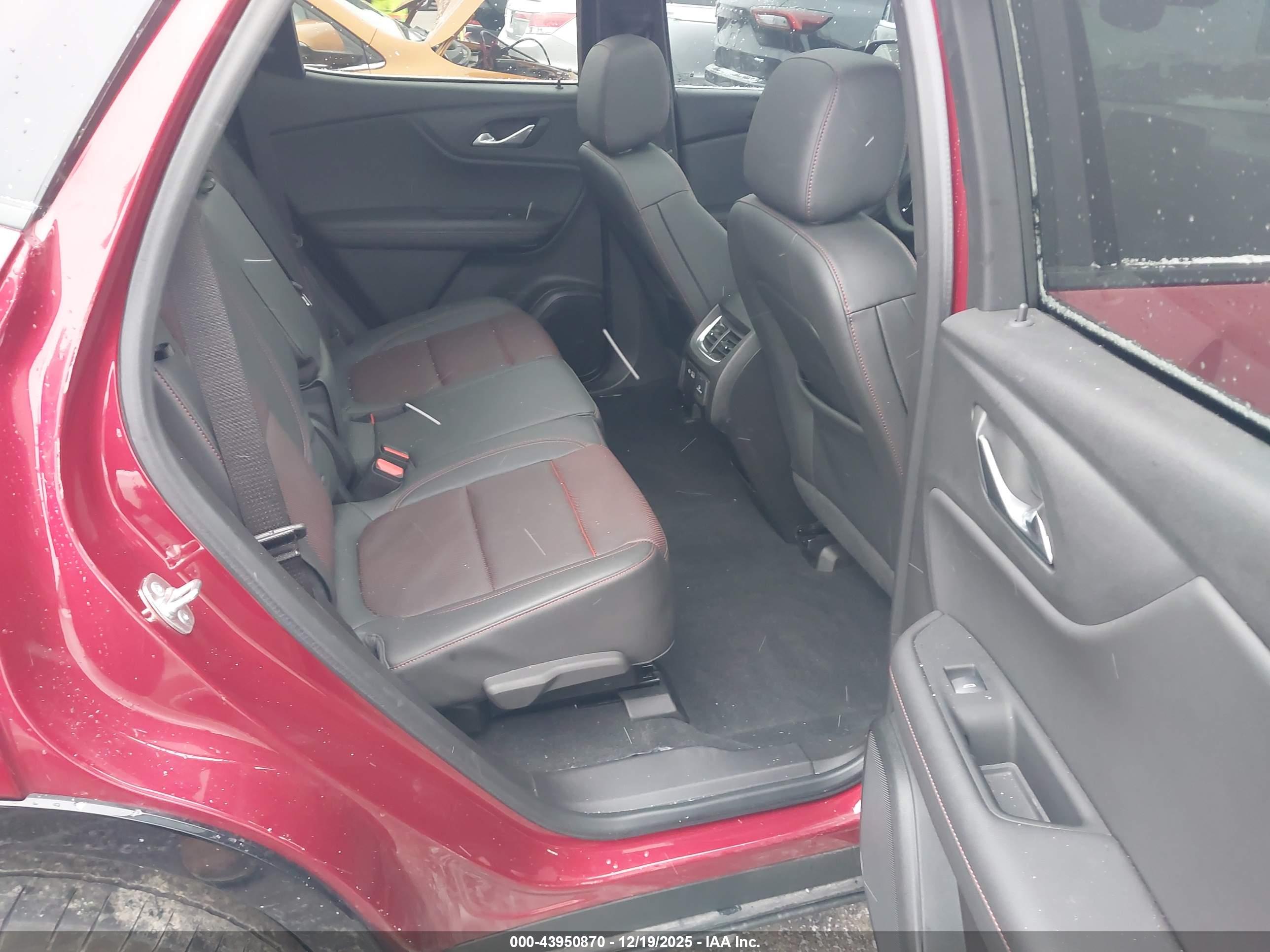CHEVROLET BLAZER image 8