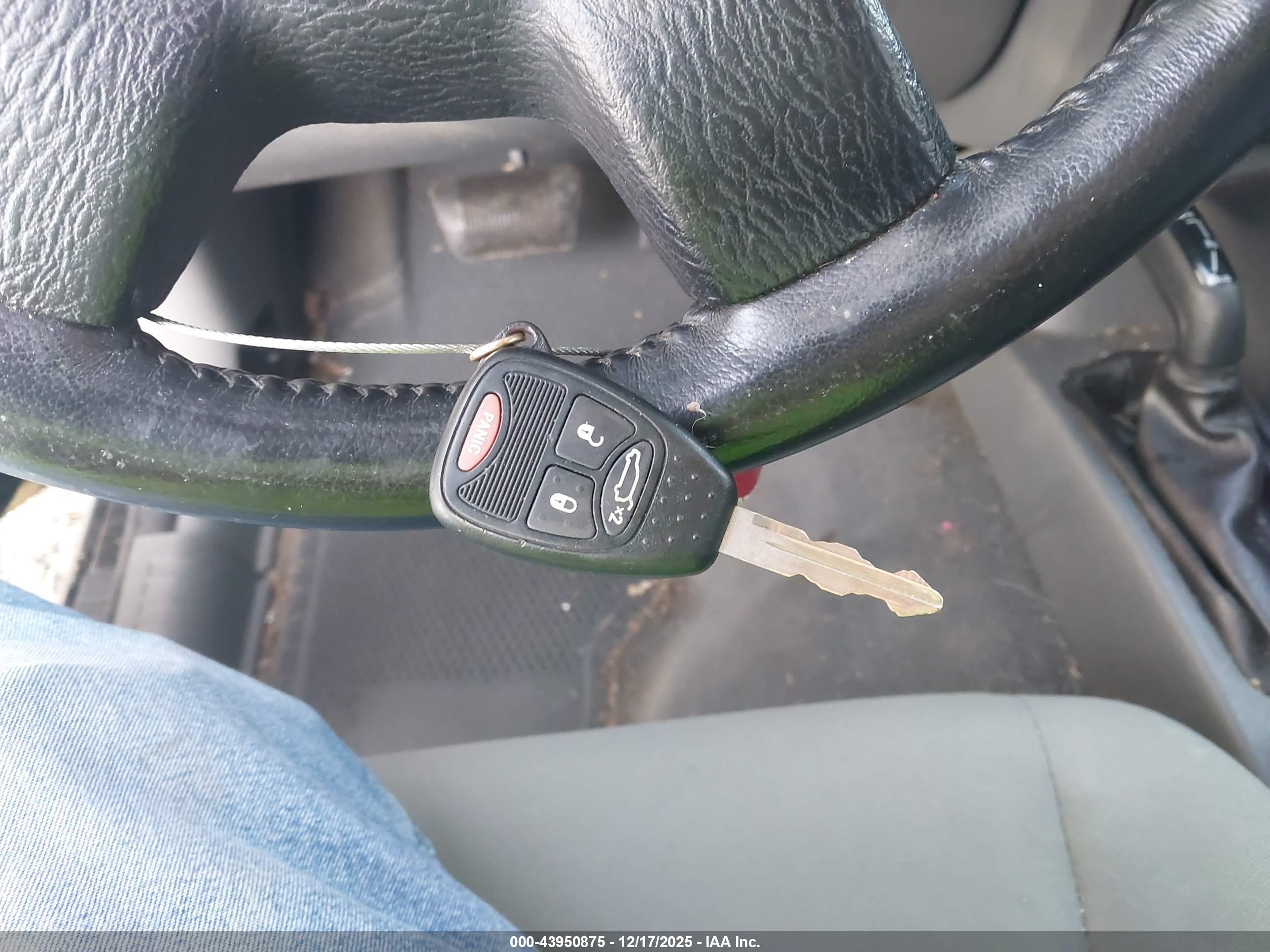 JEEP LIBERTY image 11