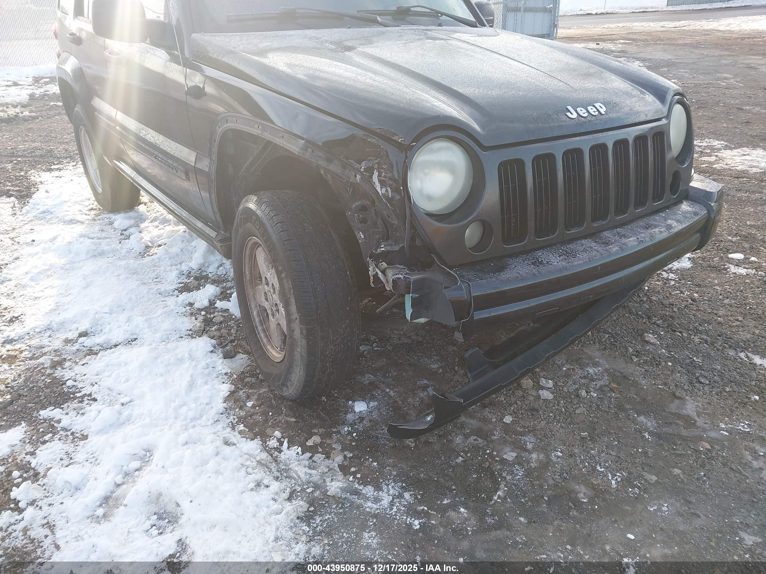 JEEP LIBERTY image 6