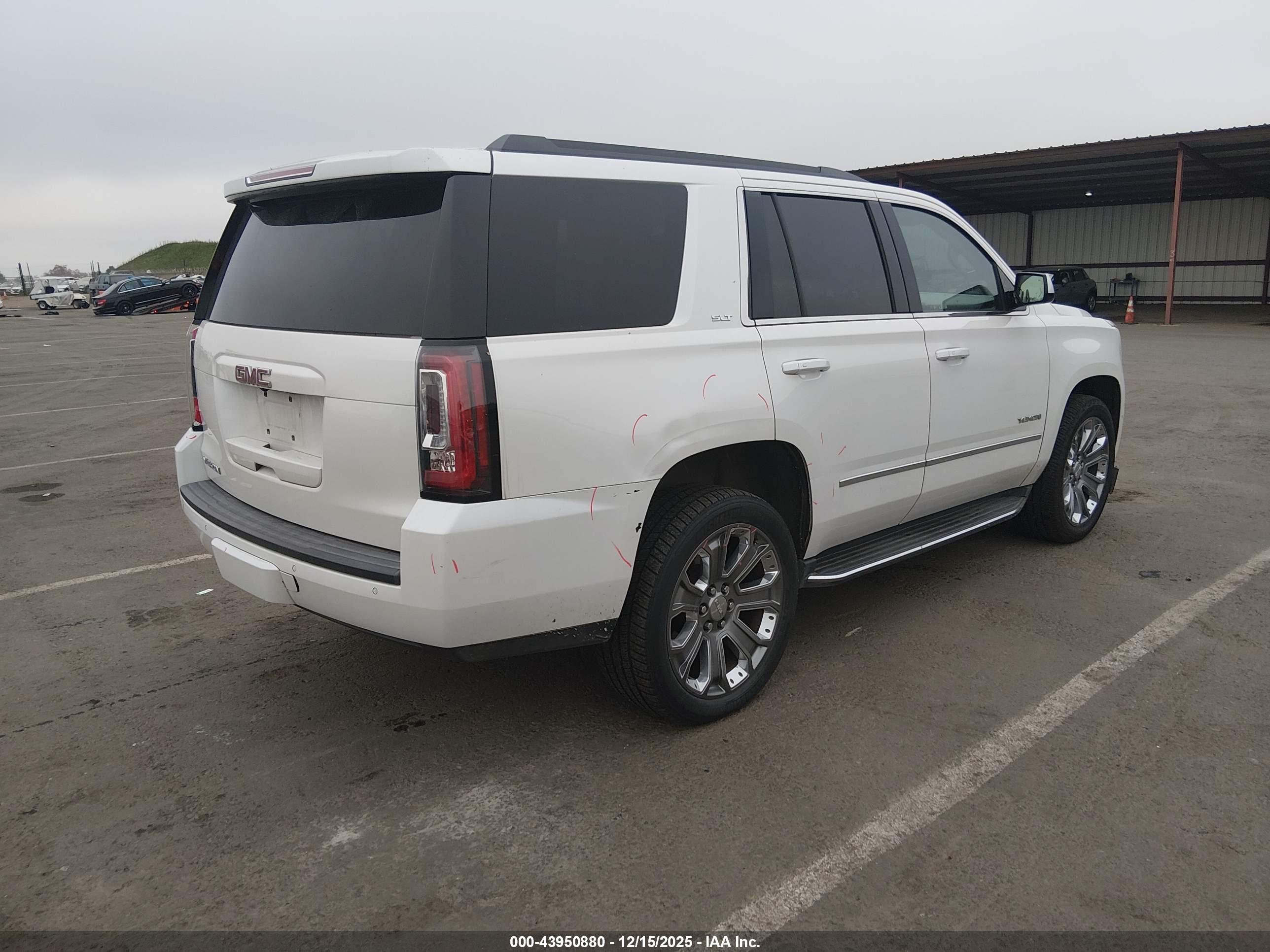 GMC YUKON image 4