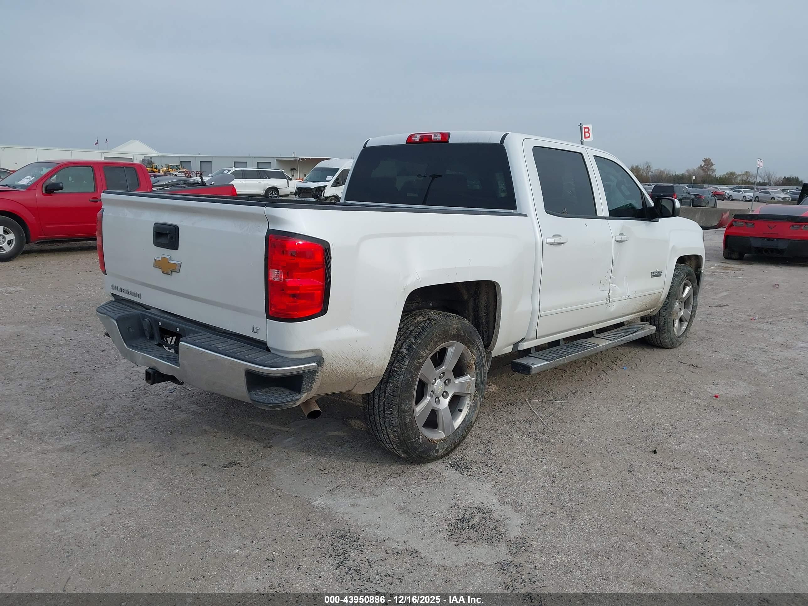 CHEVROLET SILVERADO image 4