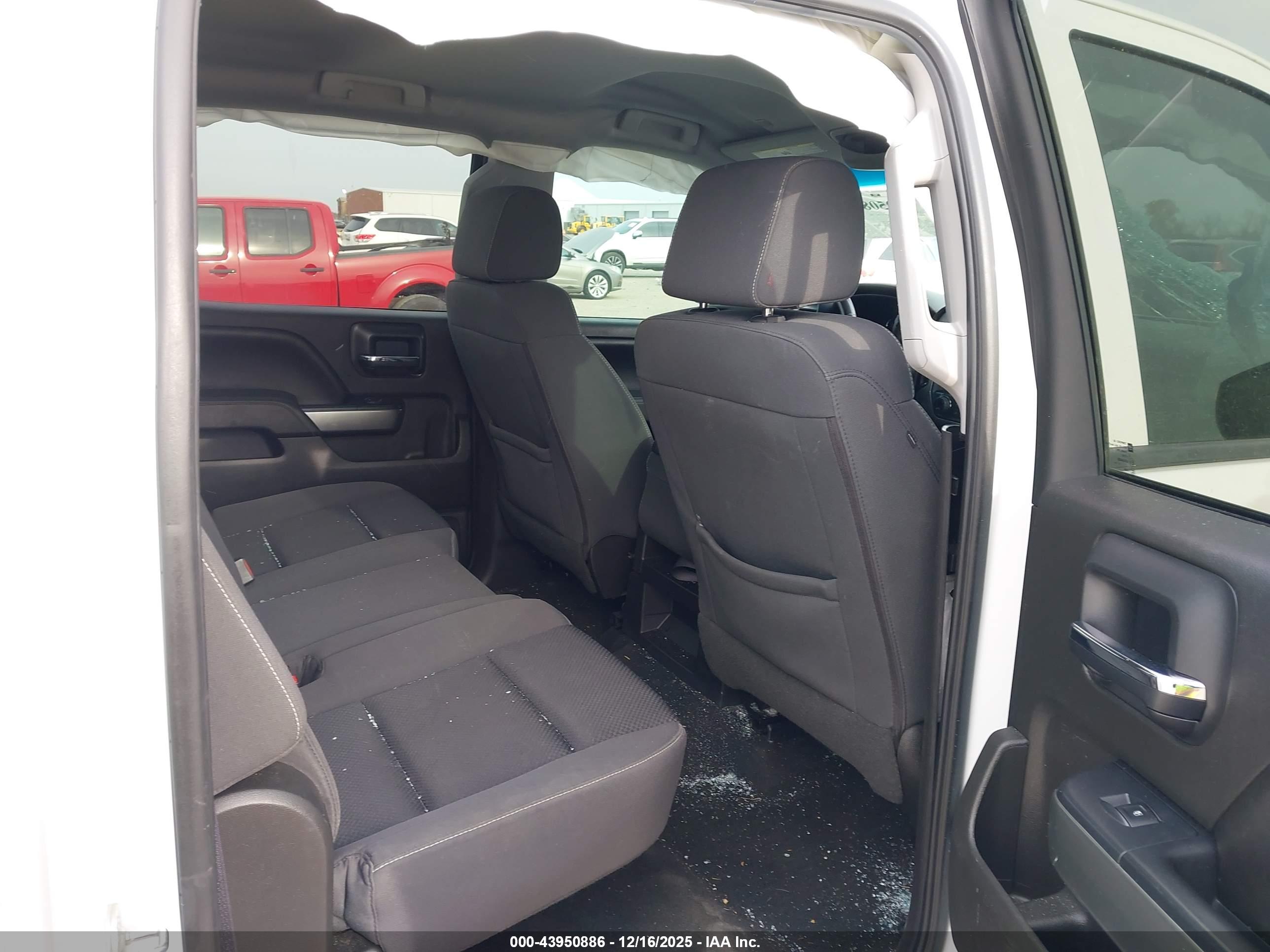 CHEVROLET SILVERADO image 8