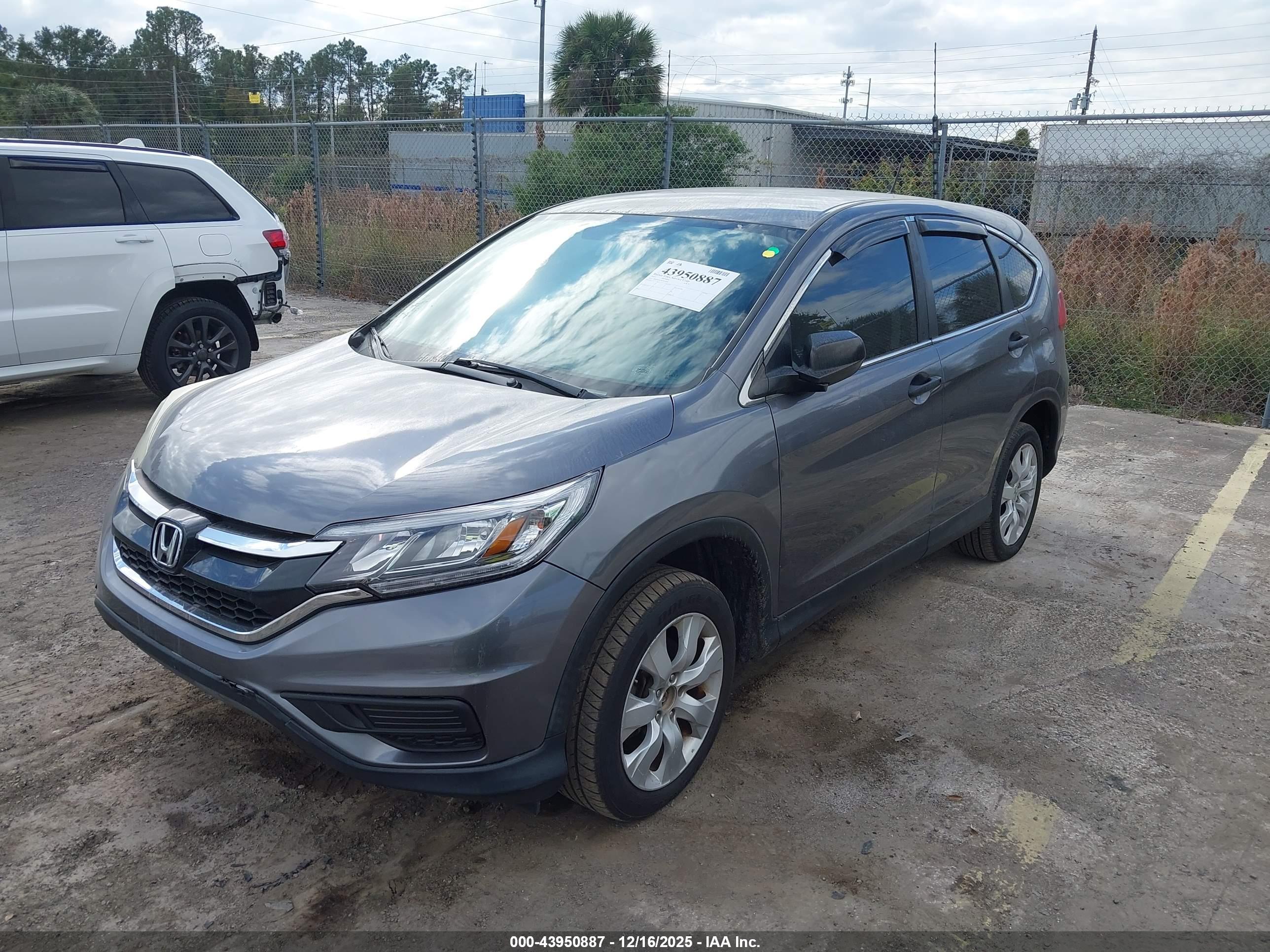 HONDA CR-V image 2