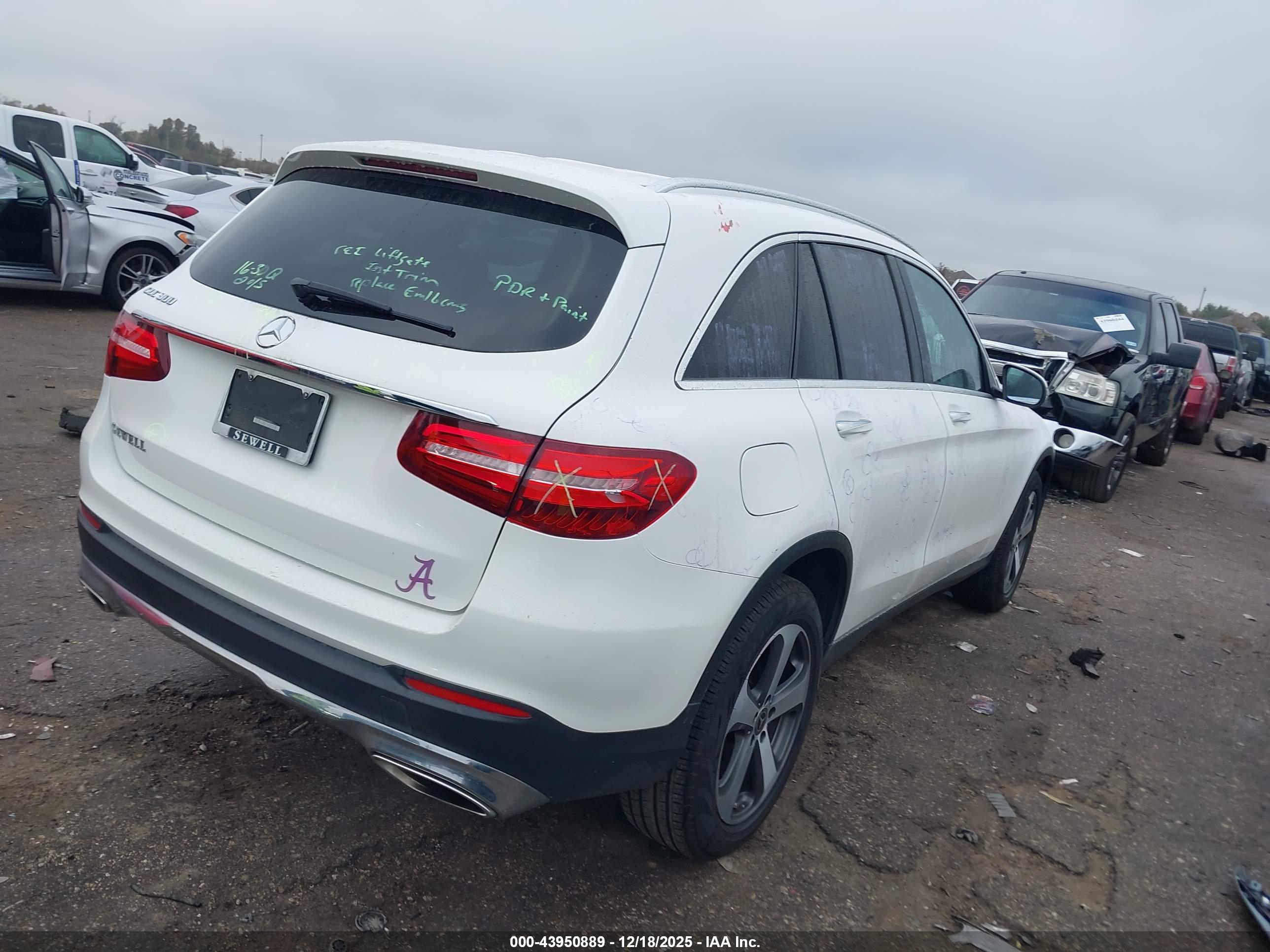 MERCEDES-BENZ GLC image 4