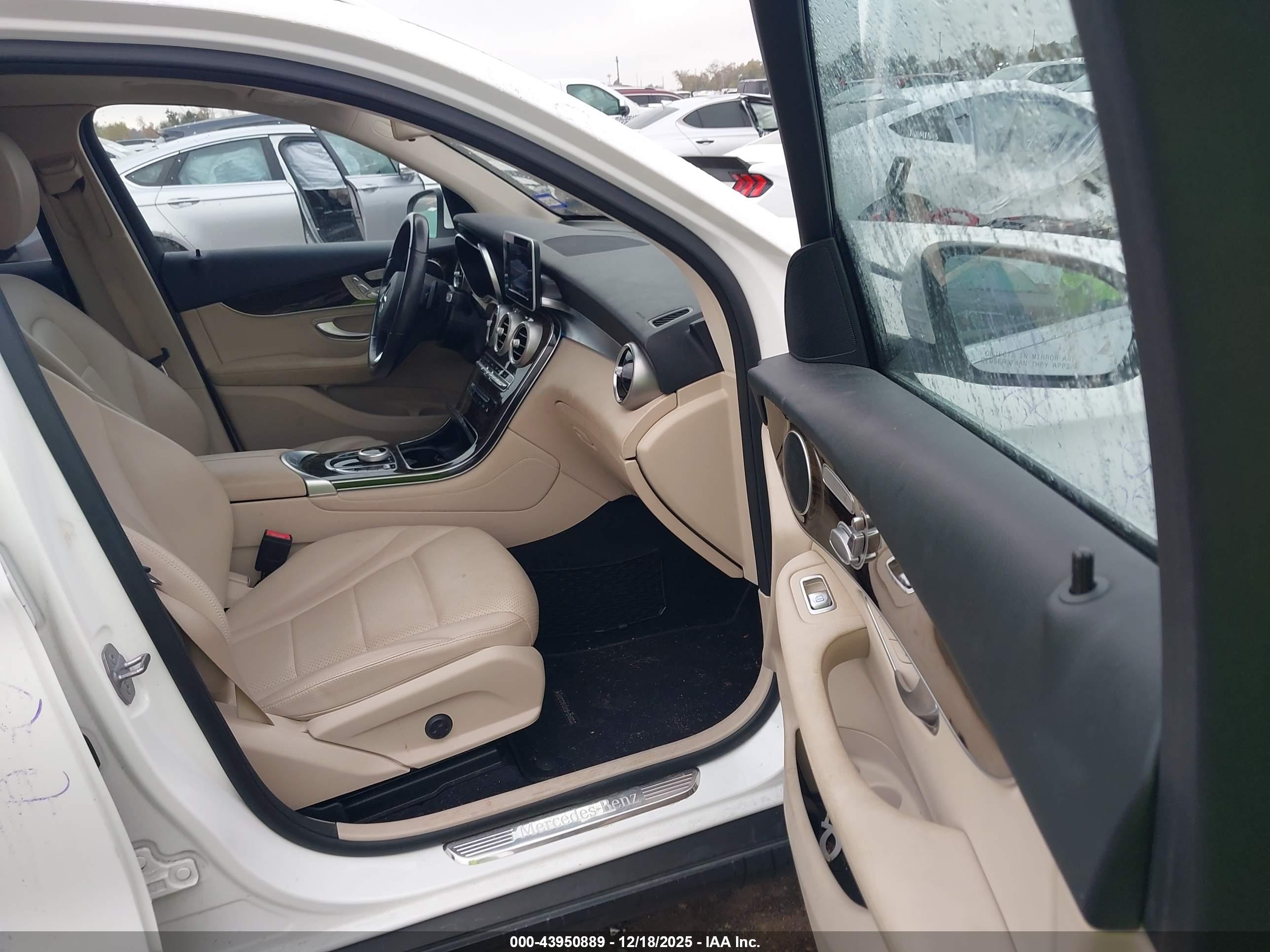 MERCEDES-BENZ GLC image 5