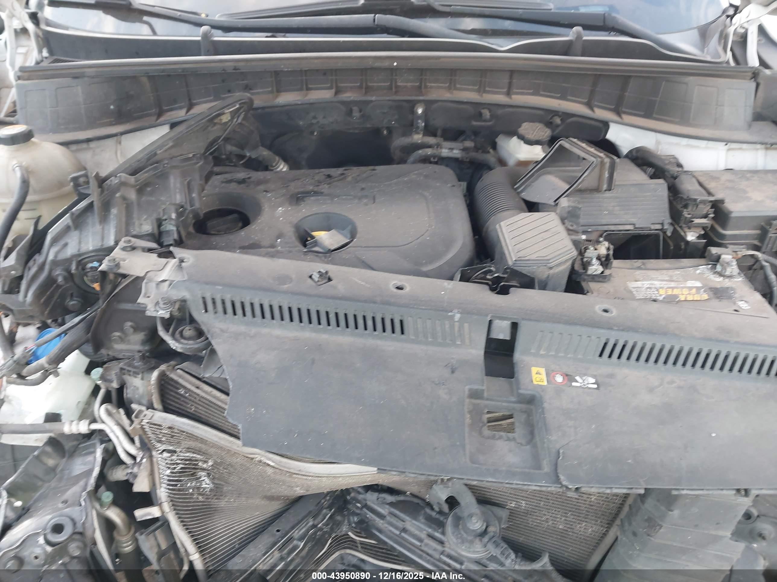 HYUNDAI TUCSON image 10