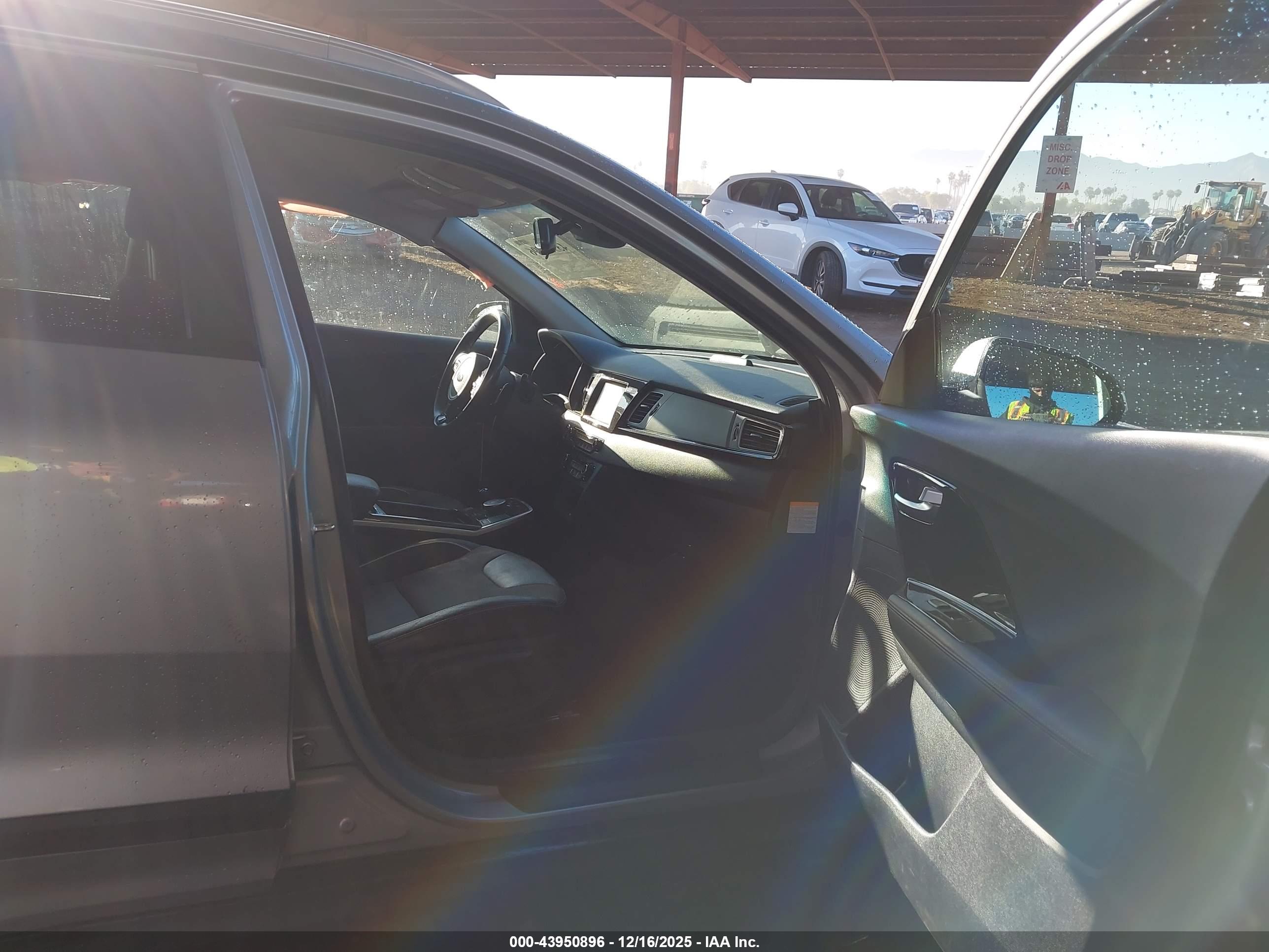 KIA NIRO image 5