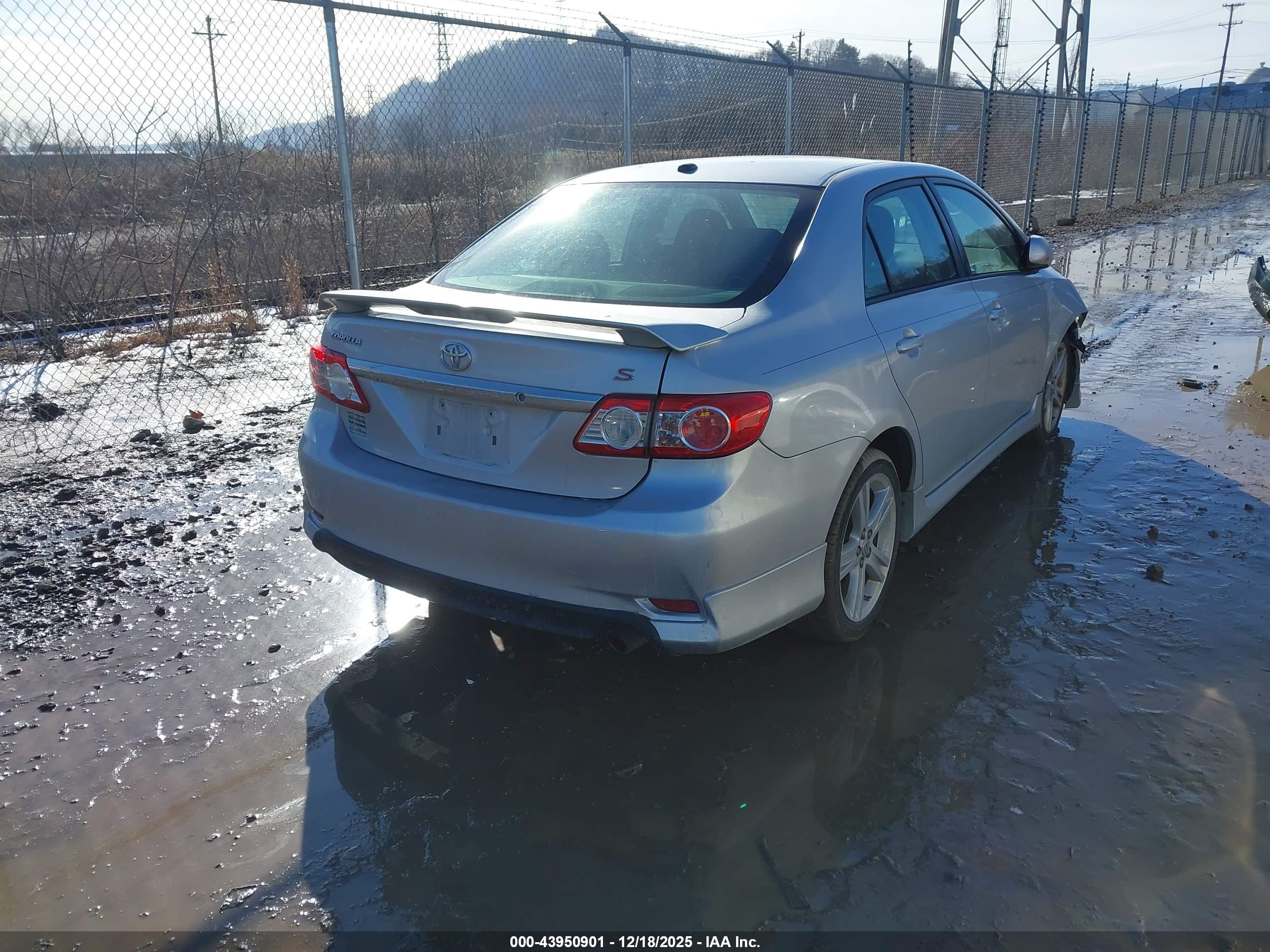 TOYOTA COROLLA image 4