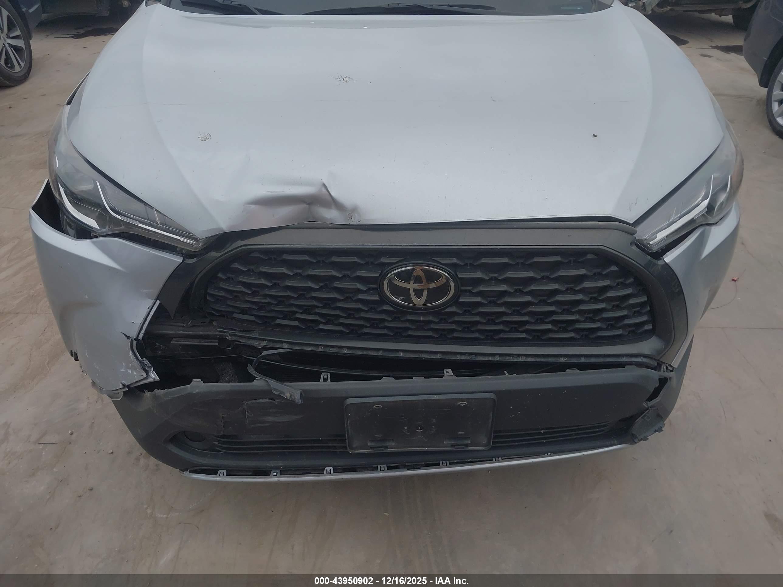 TOYOTA COROLLA image 6