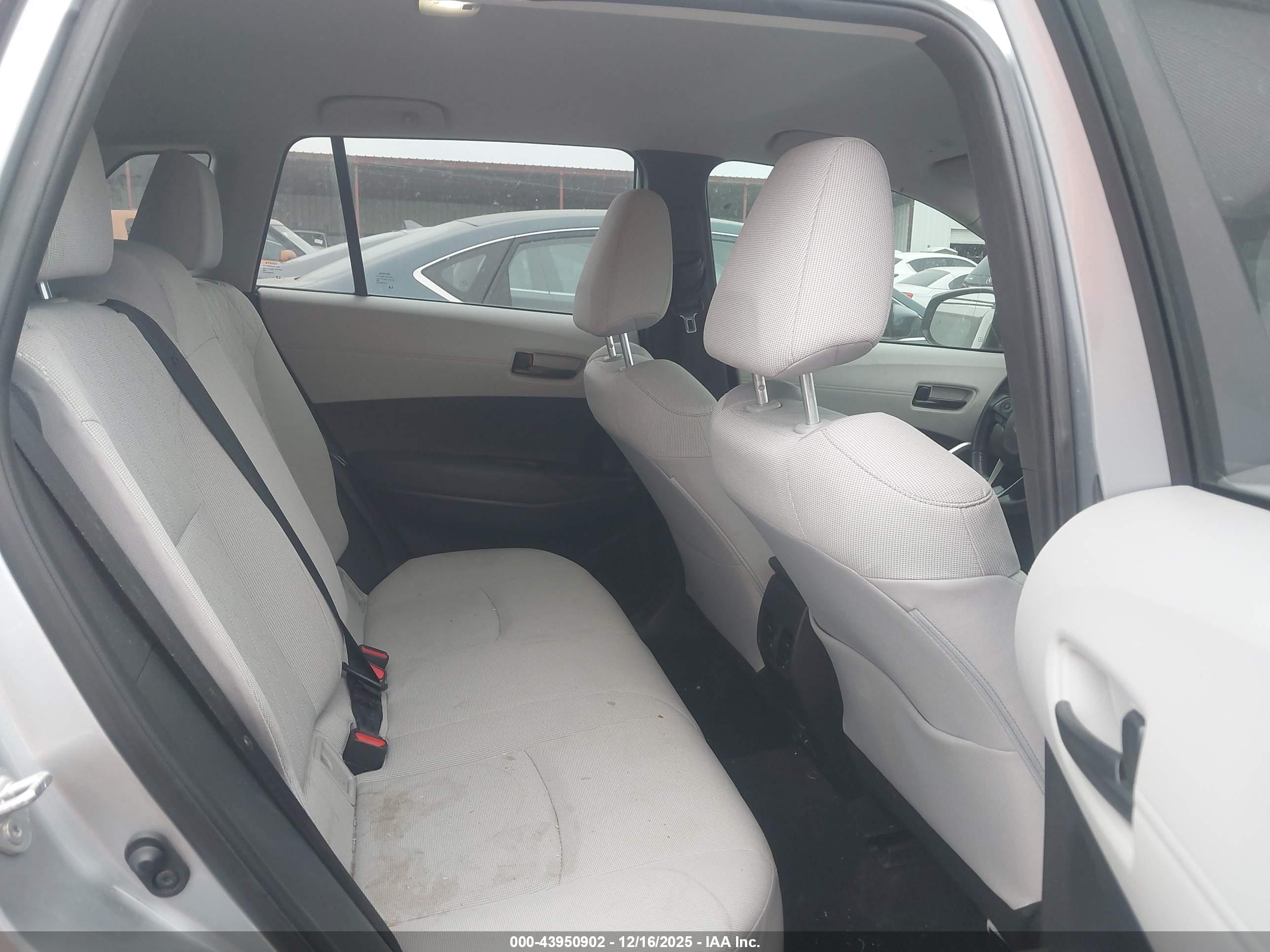 TOYOTA COROLLA image 8